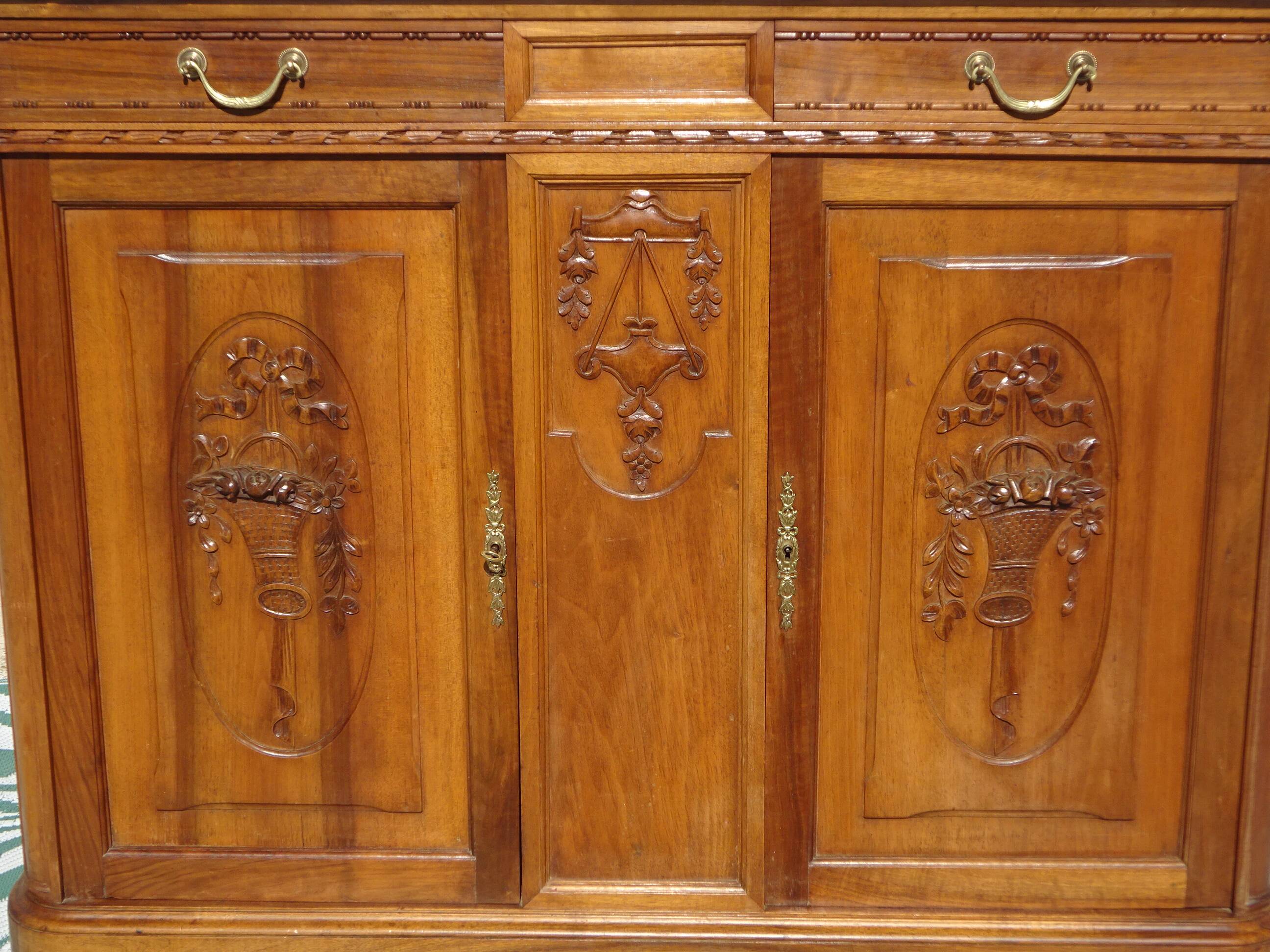 Art Deco buffet in walnut and marble