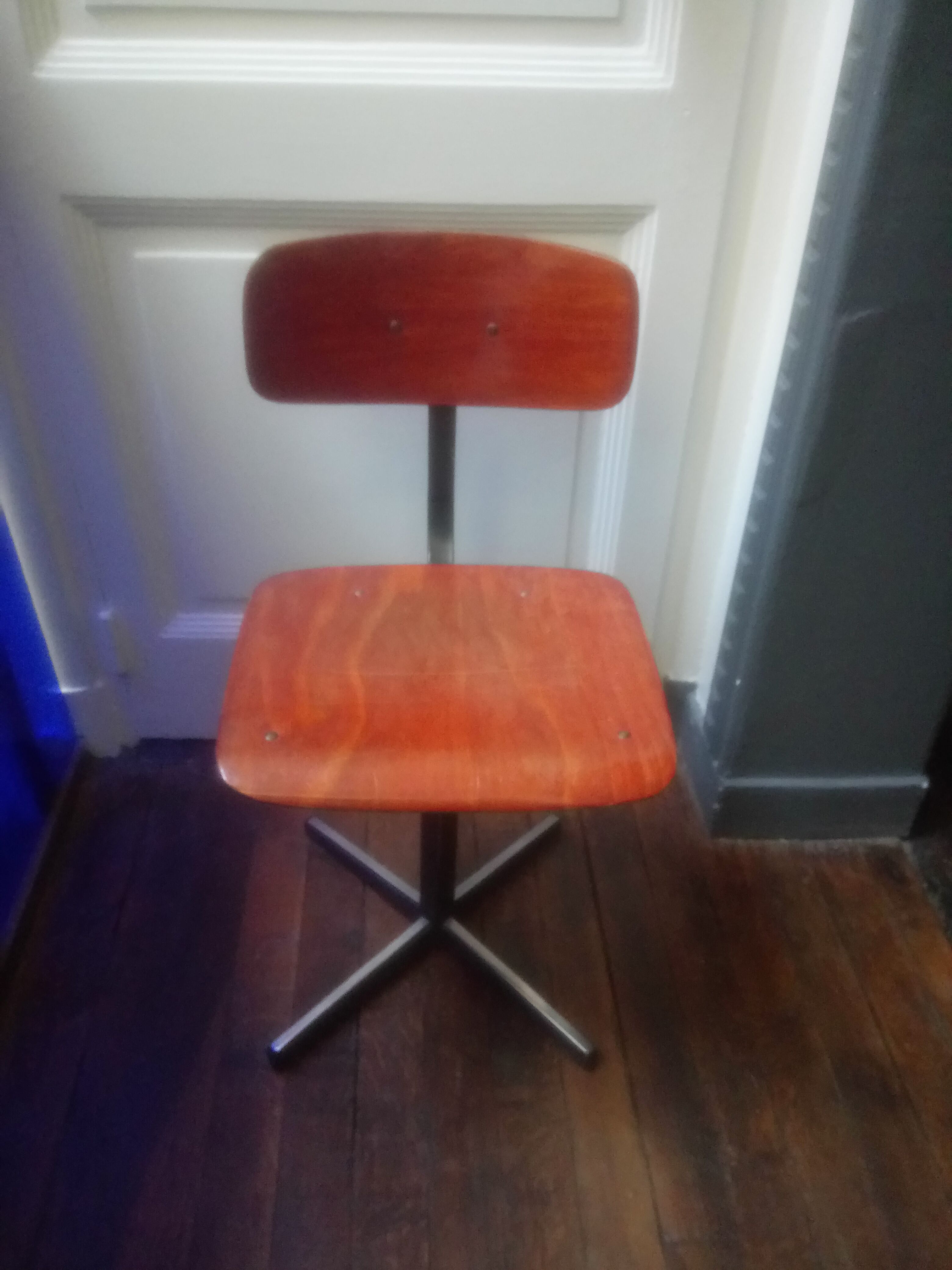 Child office seat