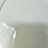 Oval serving dish in earthenware.