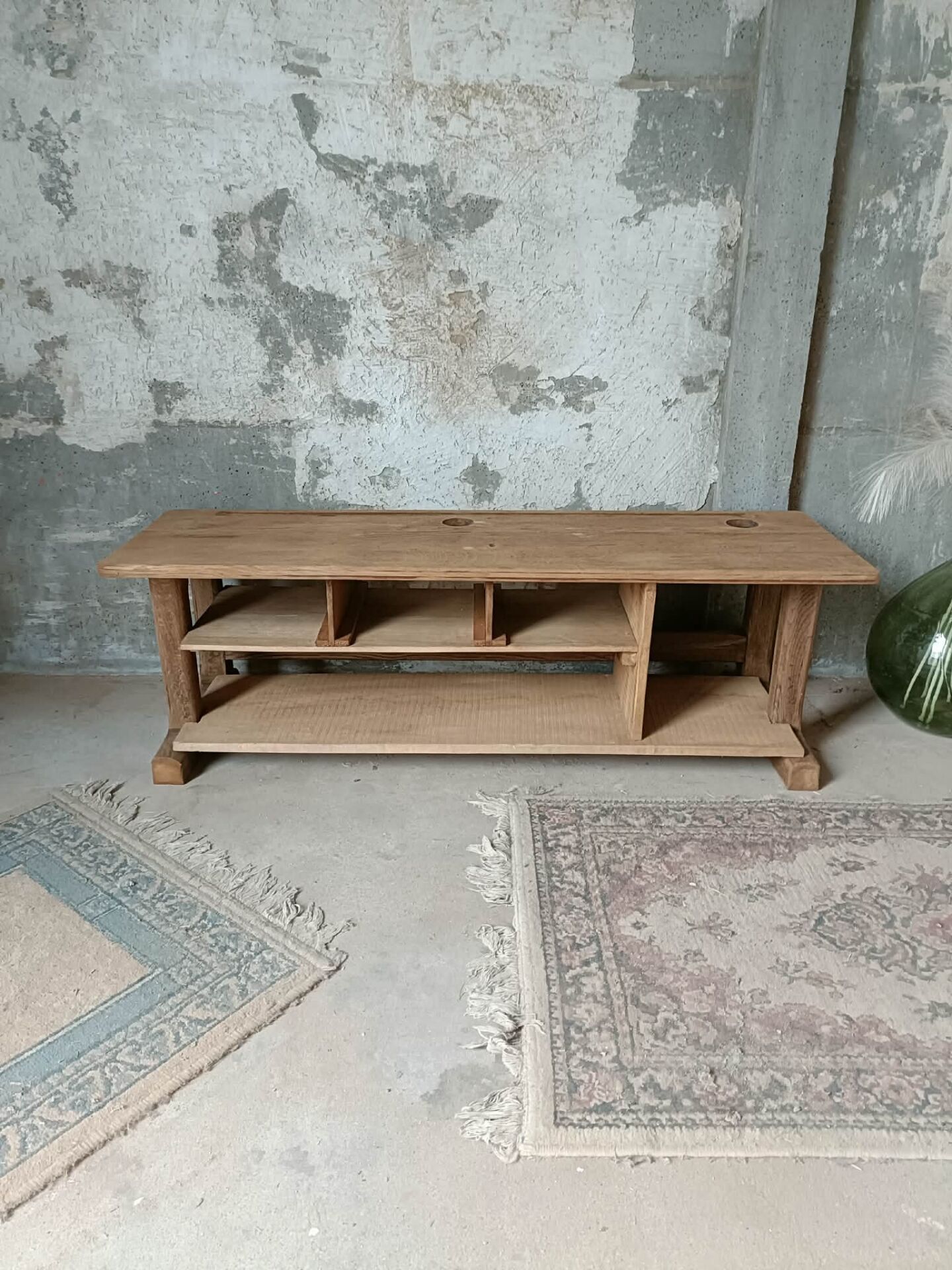 Entrance bench