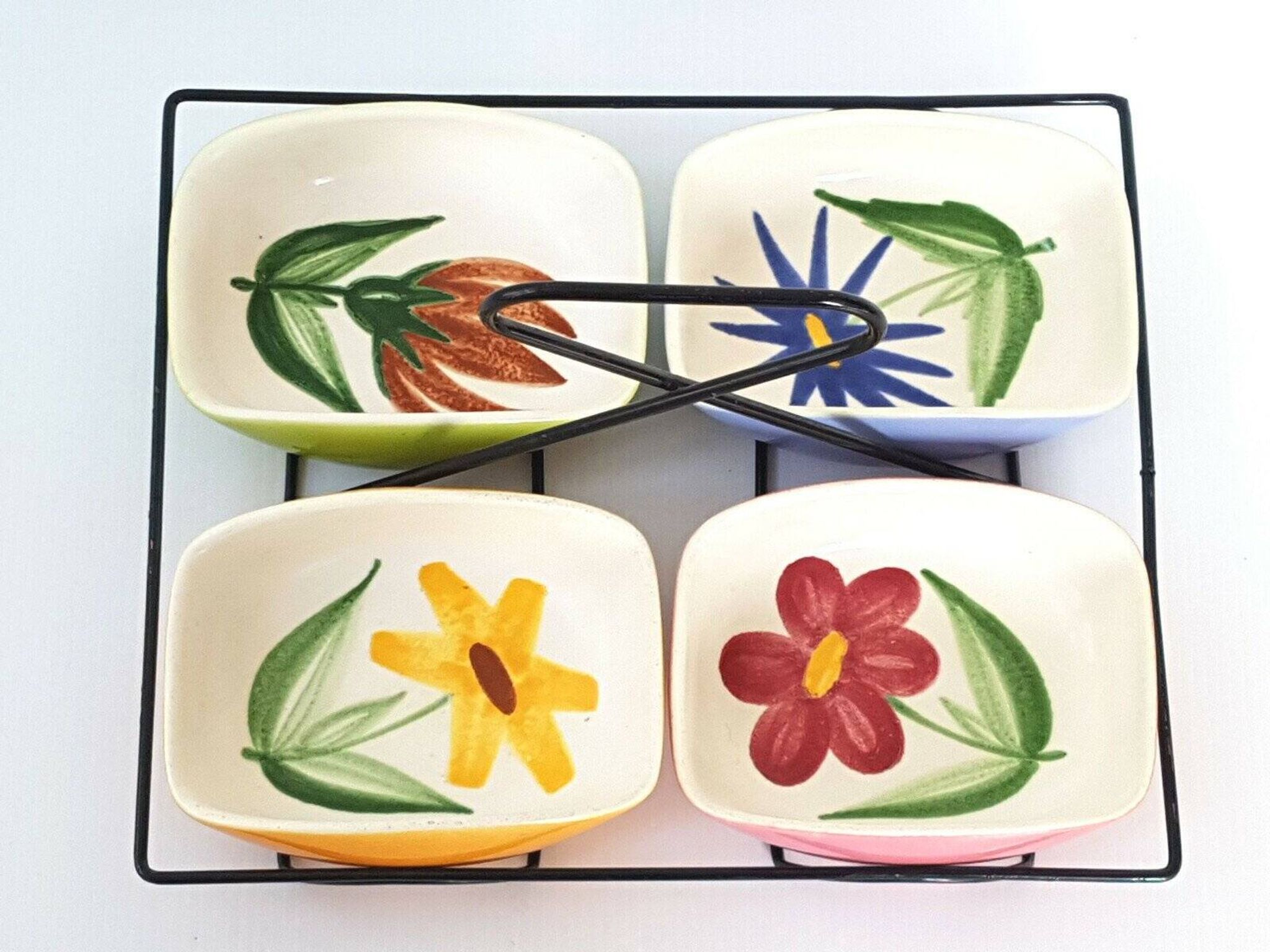 Basket of 4 vintage ceramic aperitif bowls from France, 1950s.