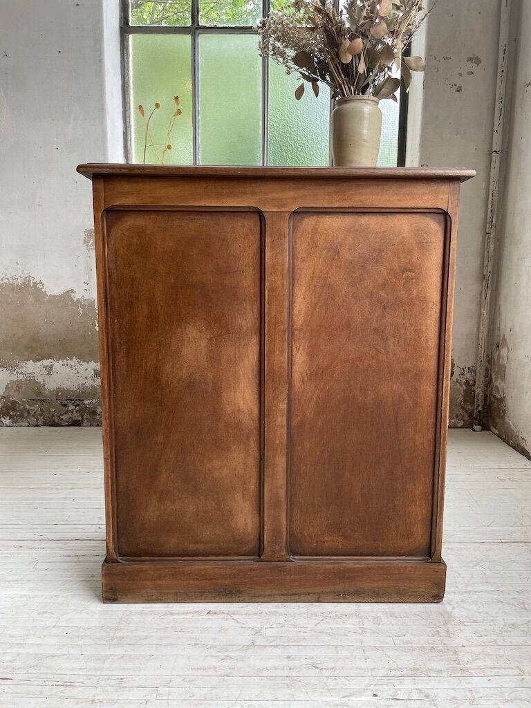 Oak trading post in early XXth century