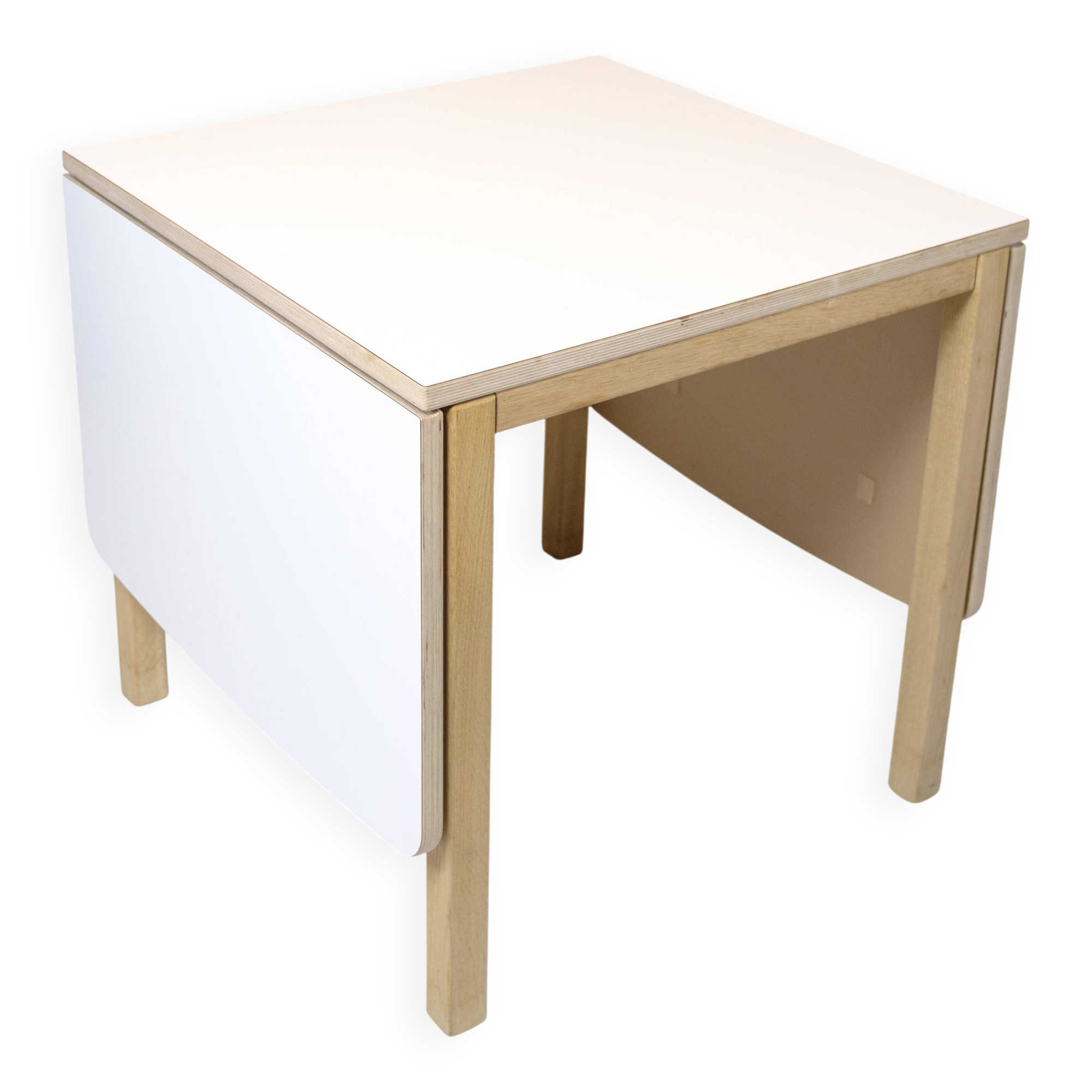 Table with drop leaves - Model 517 - White laminate top - Oak - Haslev Møbelsnedkeri