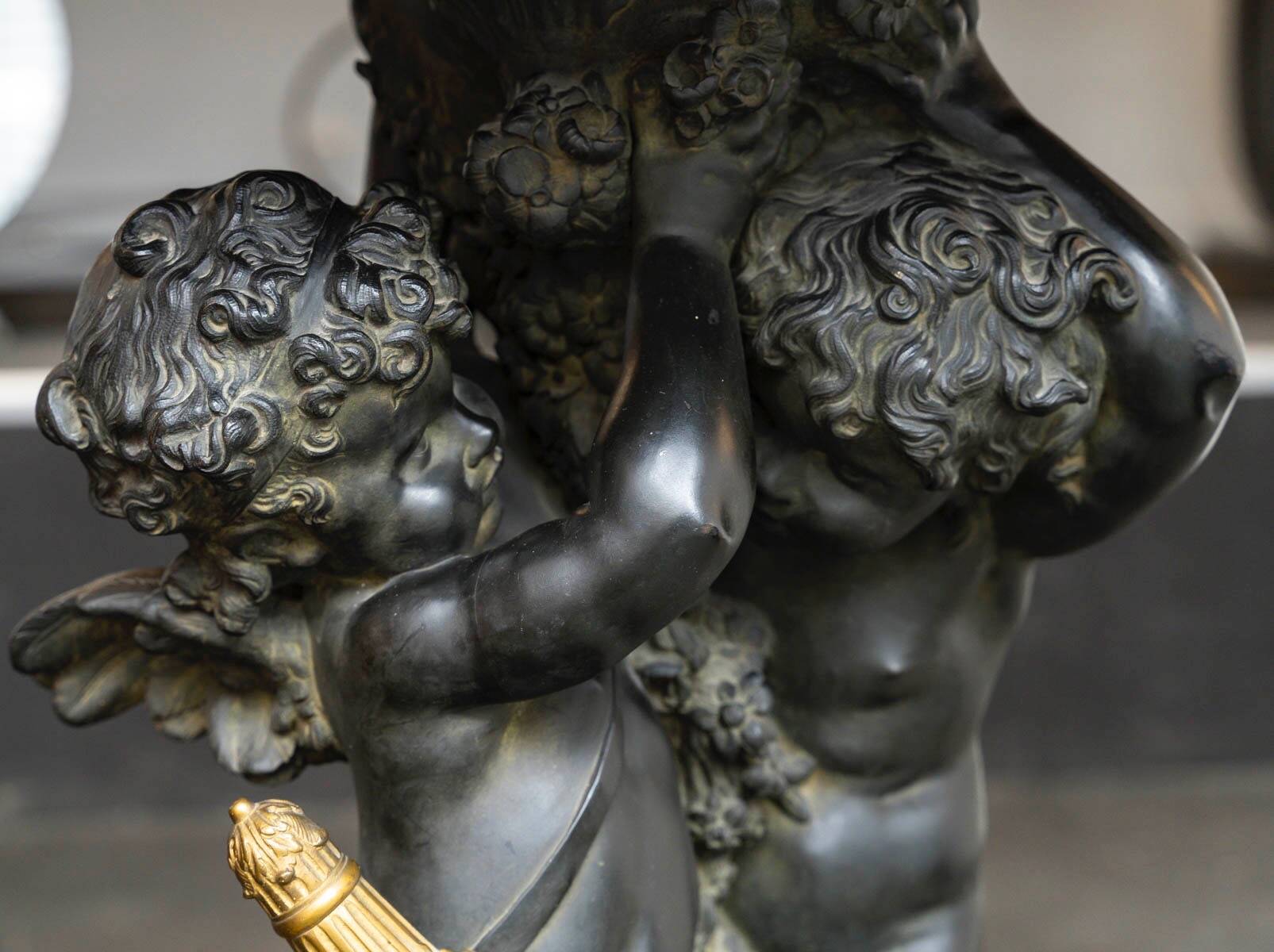 Guéridon en bronze et marbre, Psyché et Cupidon, Auguste Moreau (1834-1917)