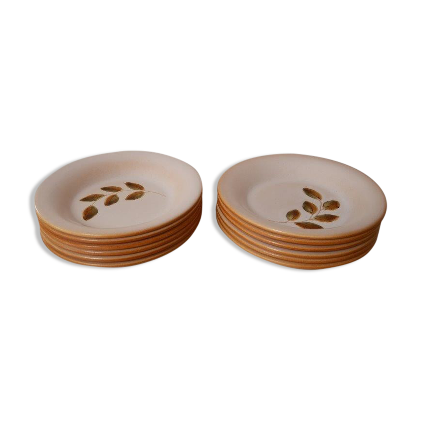 Lot 12 hollow plates in varnished sandstone, Cévennes model of Saint Amand