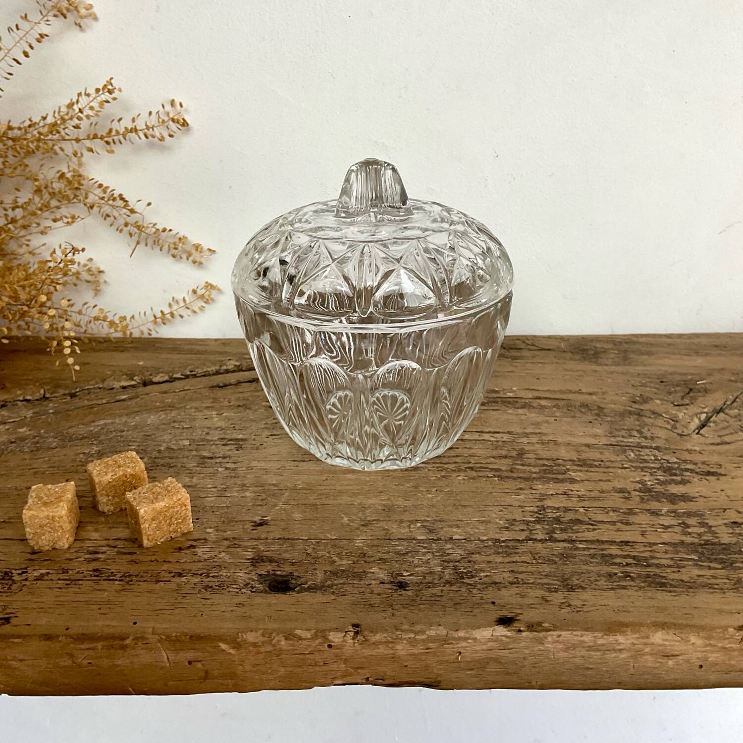 Sugar bowl in chiseled Reims glass