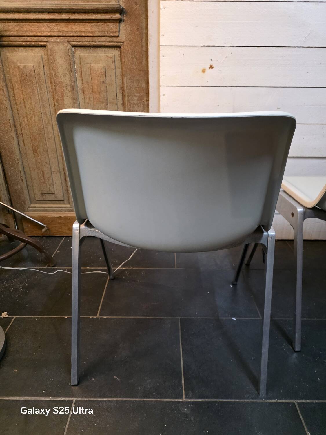 Pair of vintage Wilkhahn chairs, fibreglass shell, aluminium, 1970.