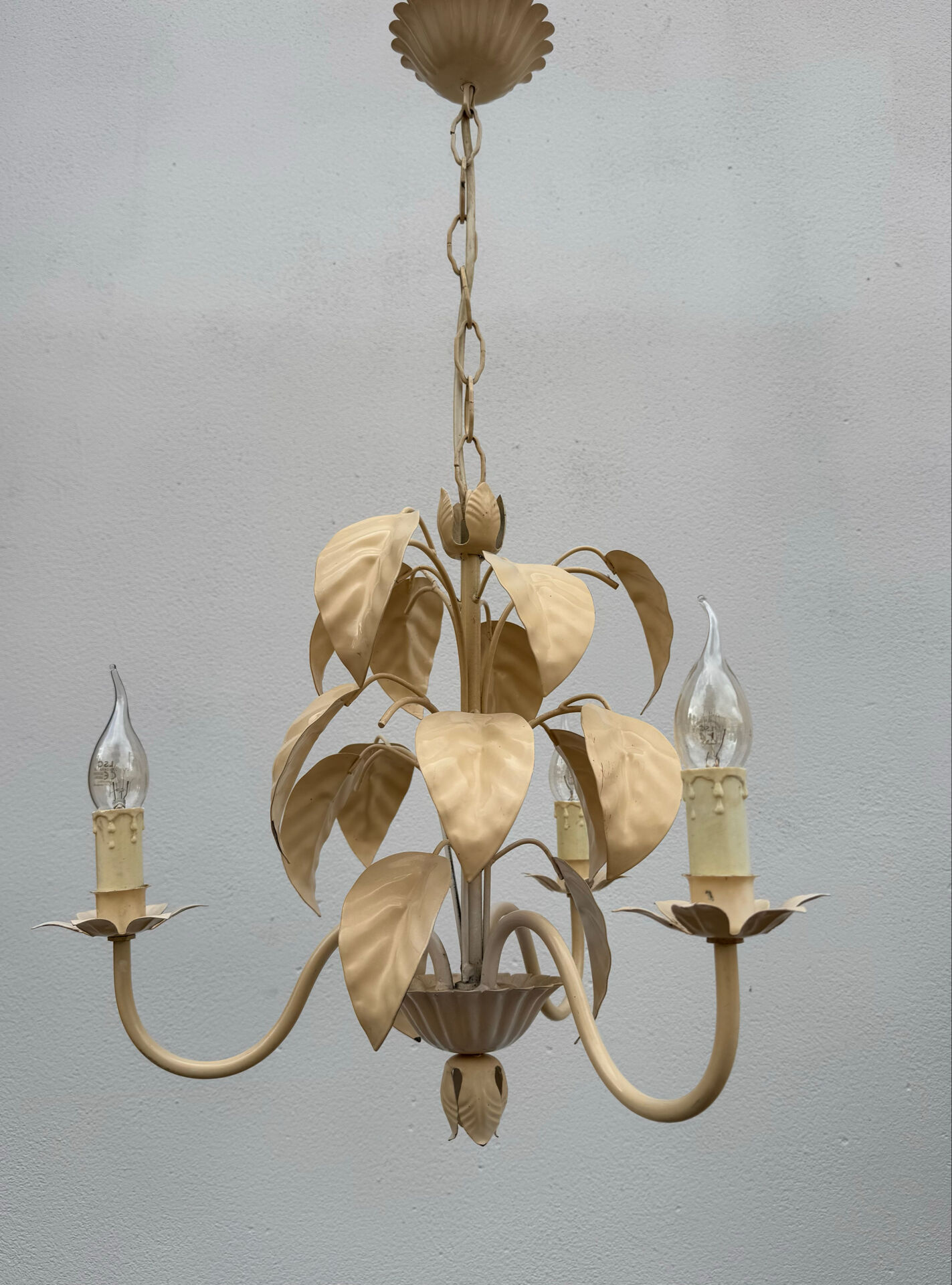 Lustre style florentin feuilles de tabac années 70