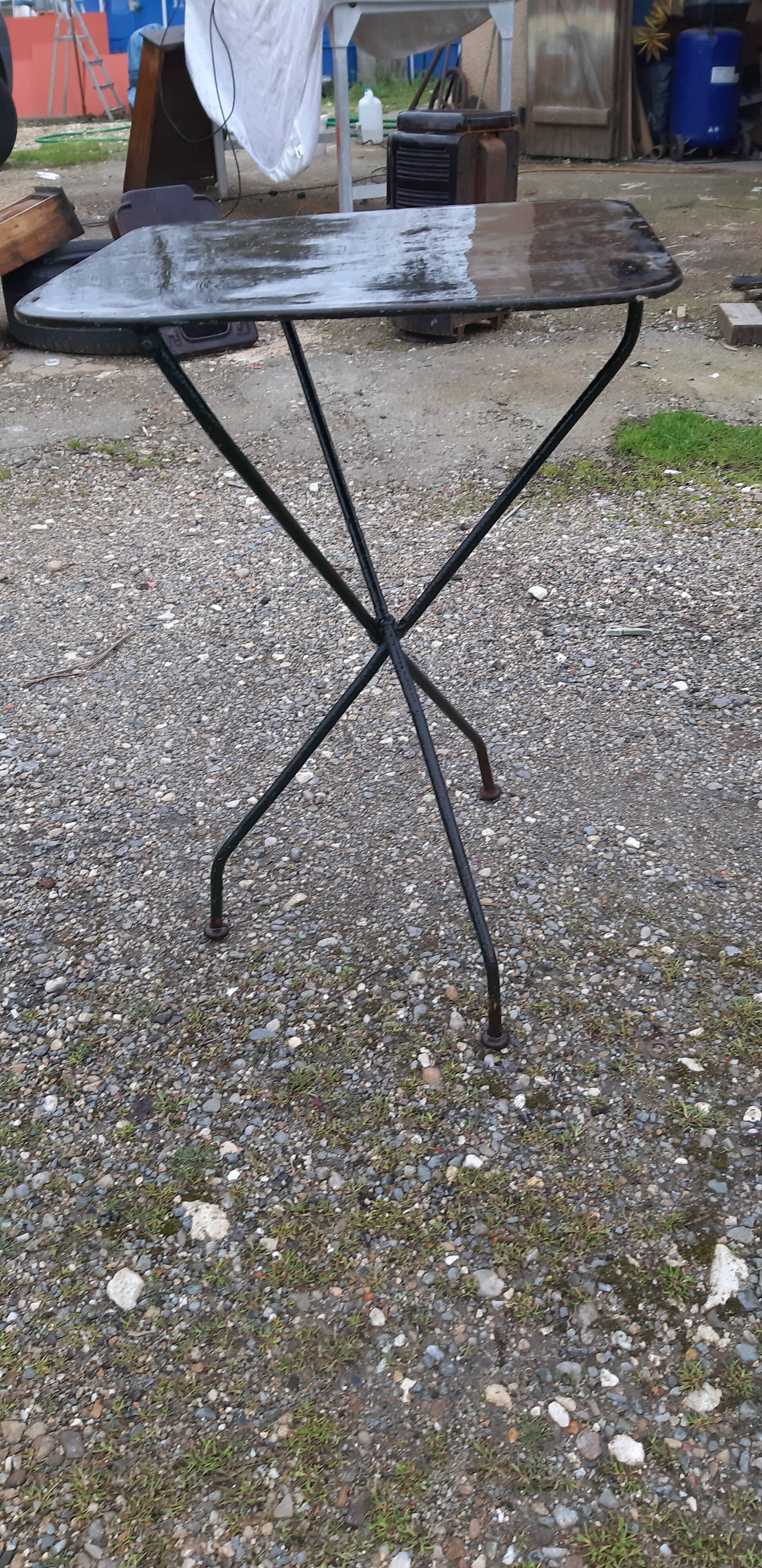 Bistro table 1900 in wrought iron