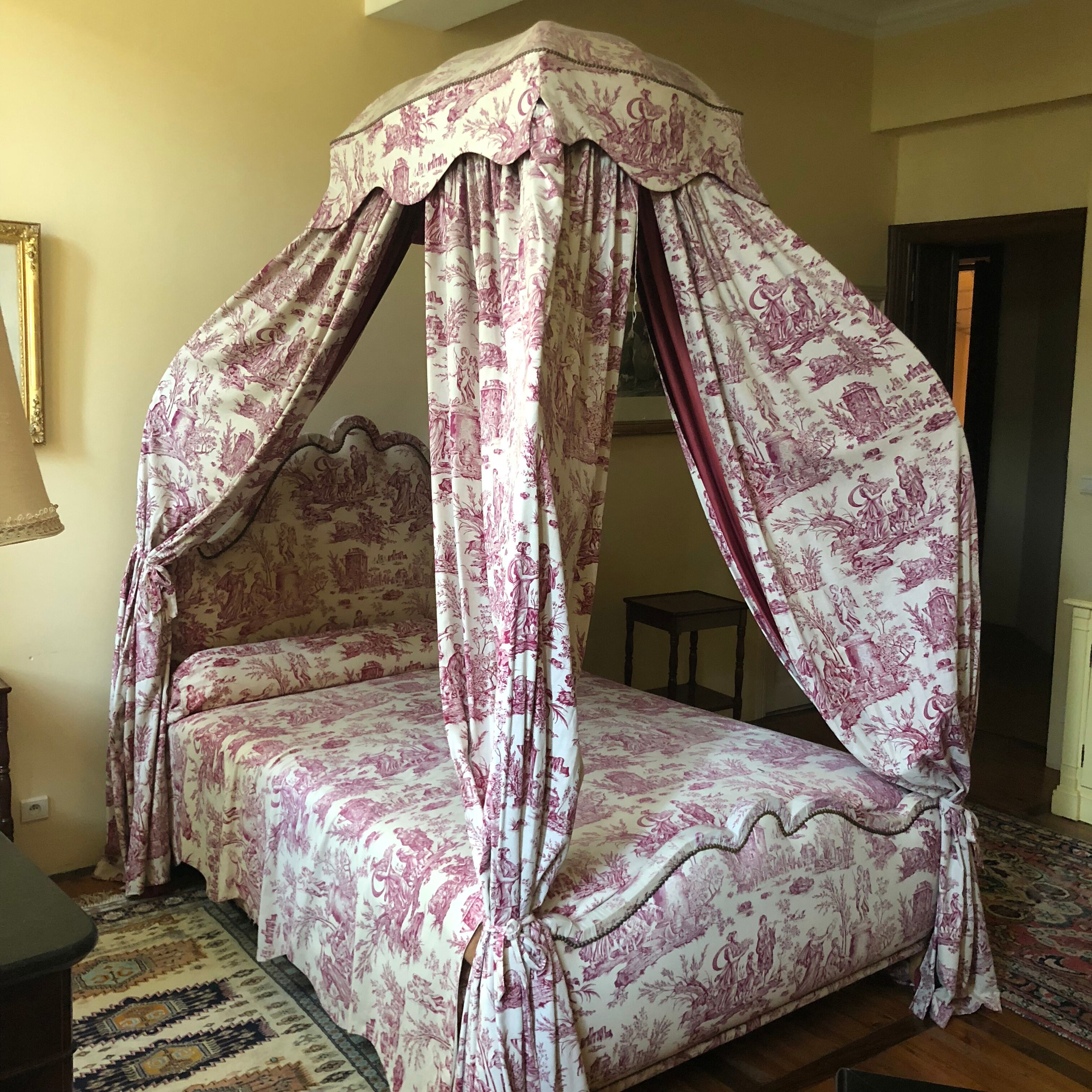 Bed in Polish canopy canvas of Jouy Louis XVI style