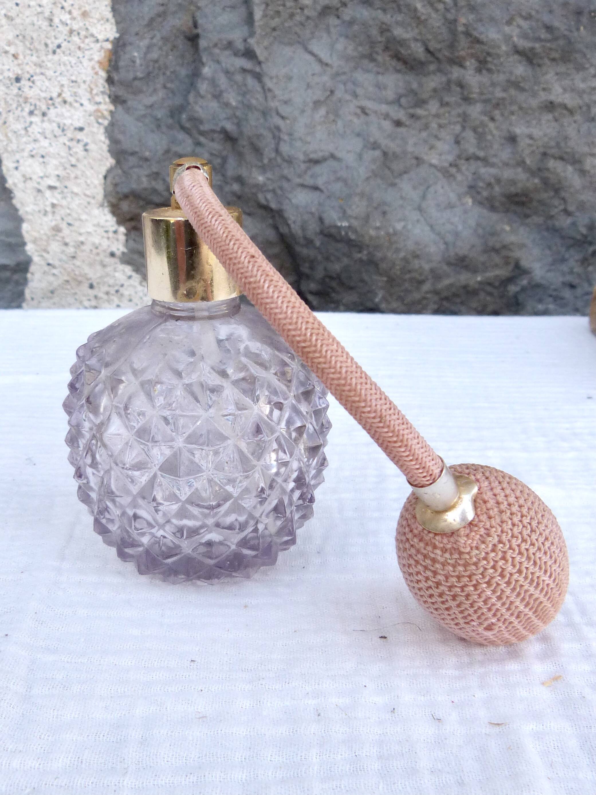 Perfume spray with pear