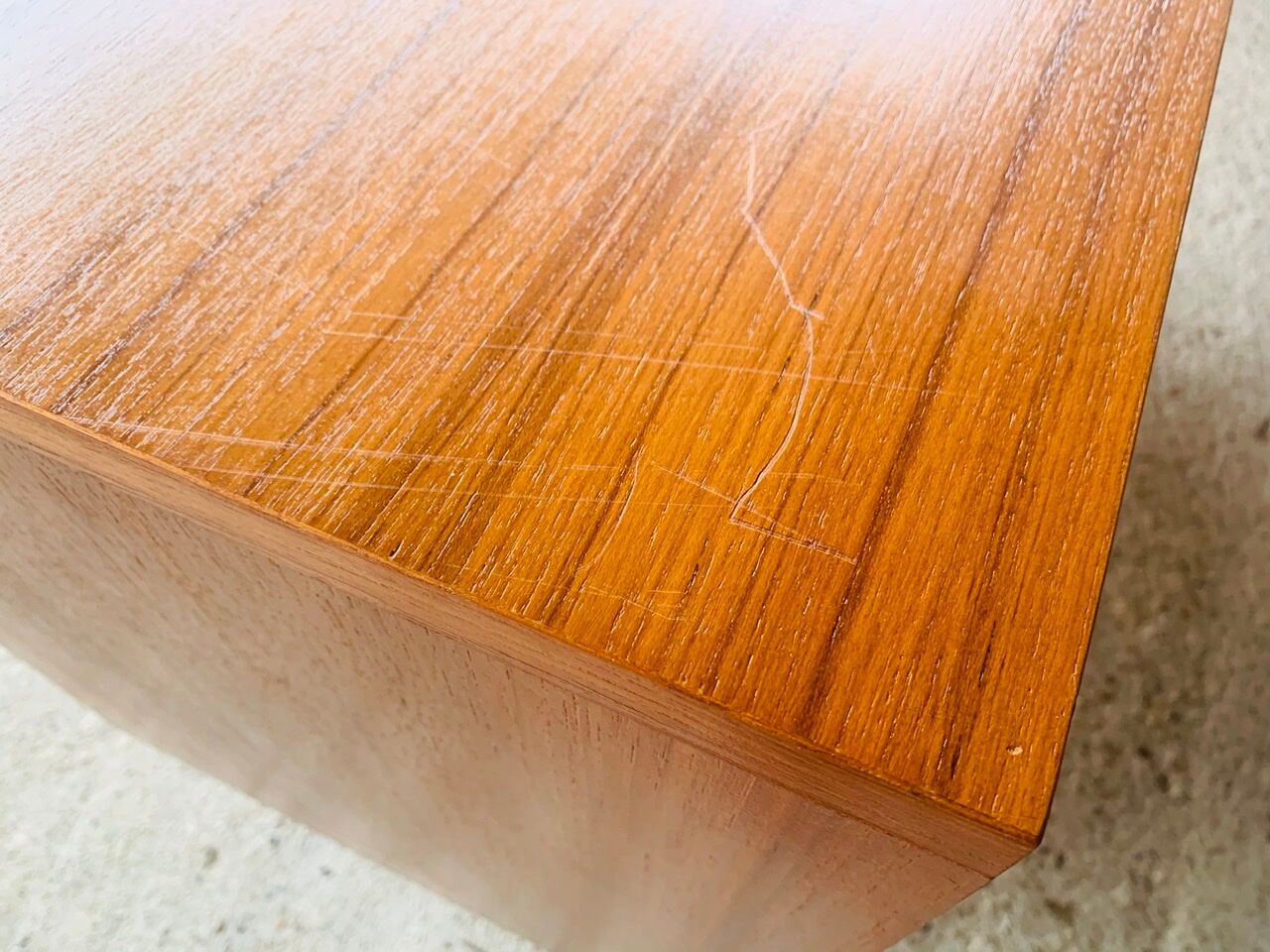 Vintage chest of drawers, Scandinavian teak style, circa 60 metal feet