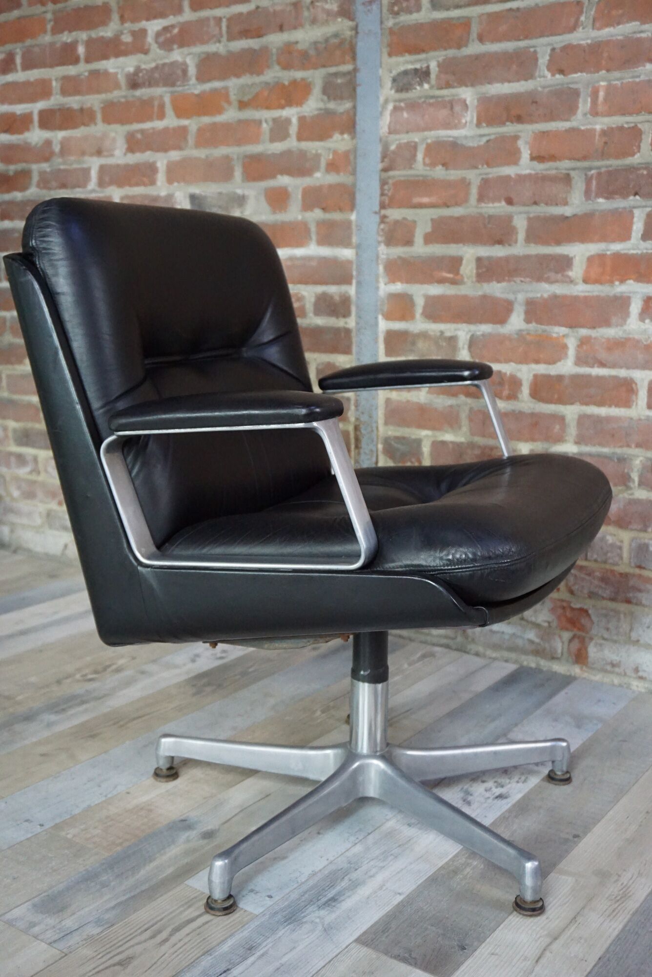 Fauteuil de bureau en cuir " Vaghi "design italien
