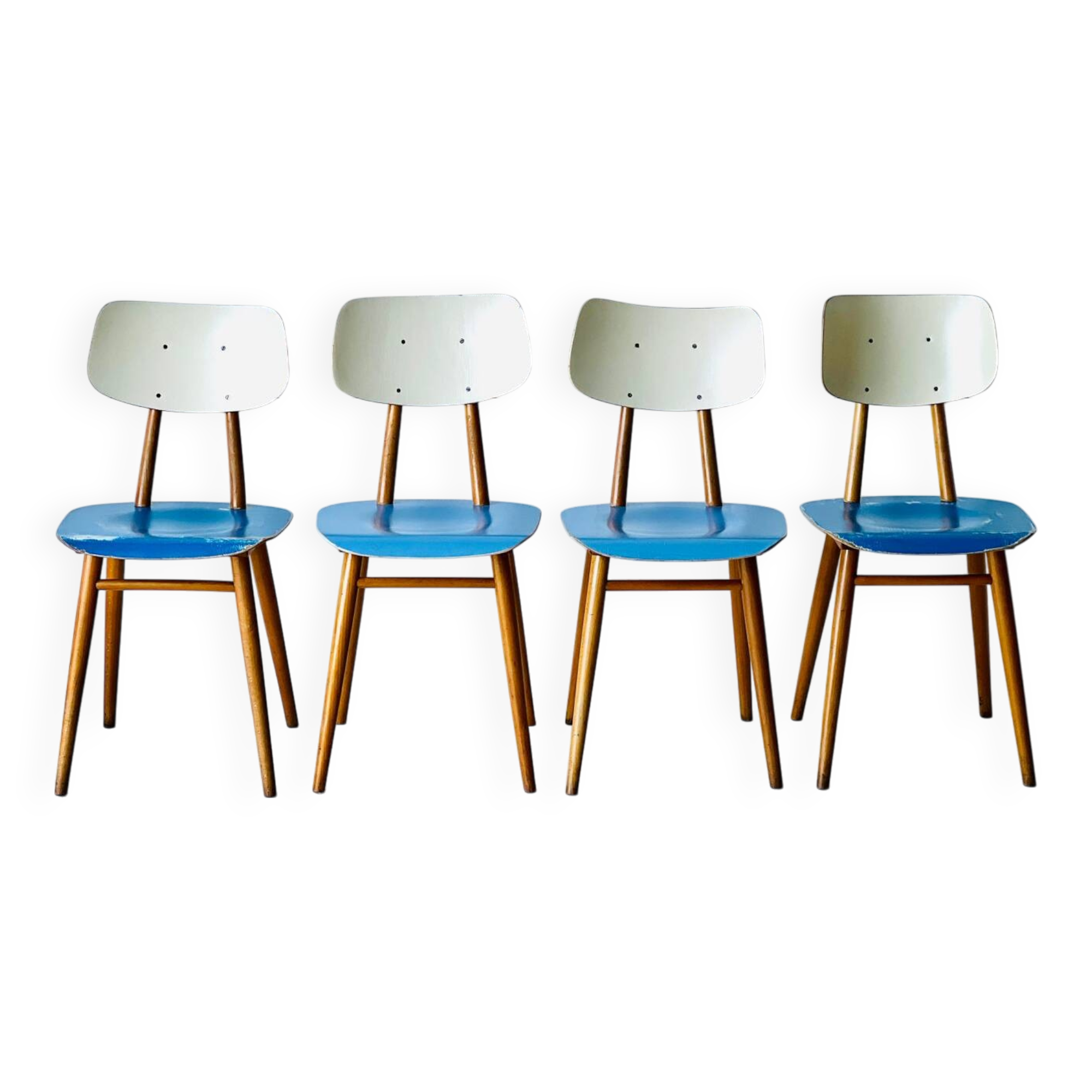Chaises de salle à manger par TON