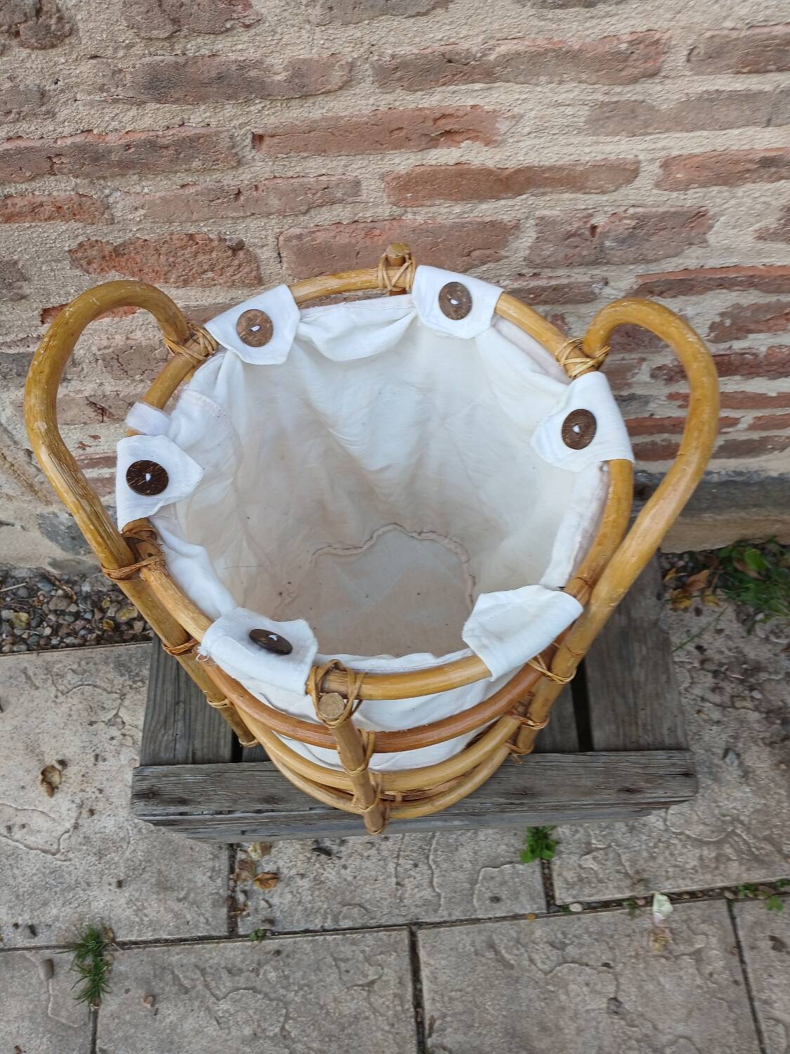 Wicker laundry basket