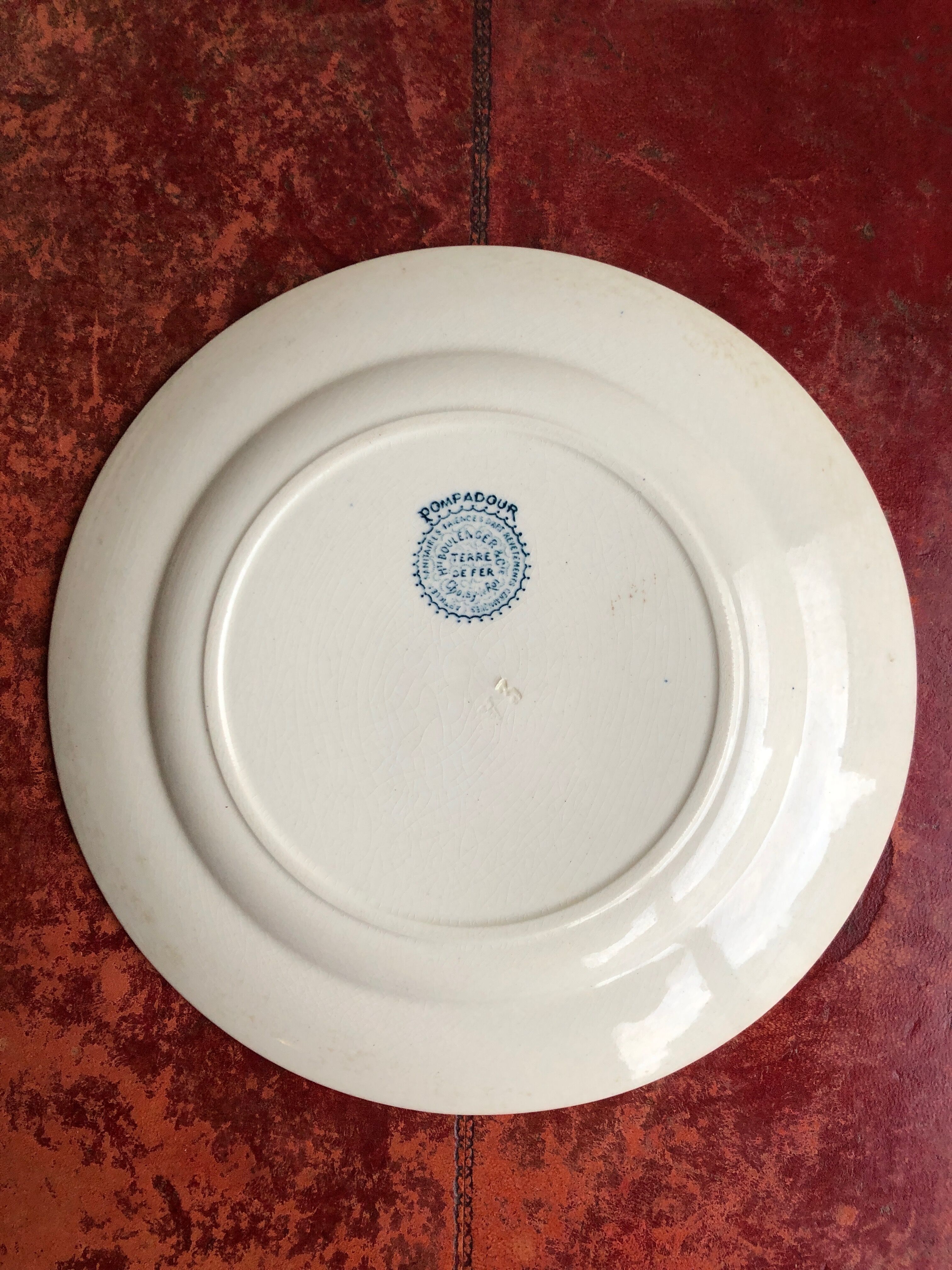 Lot of 3 flat plates in earthenware Choisy the King Iron Earth model Pompadour