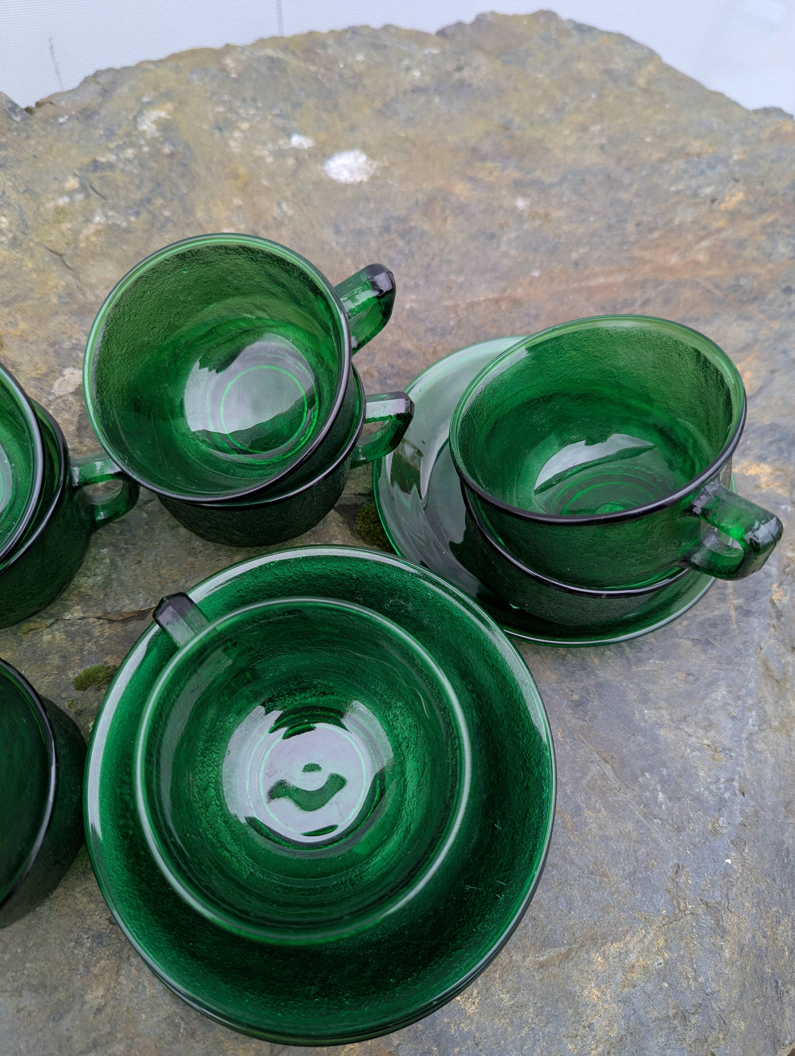 Set of green Arcoroc mugs