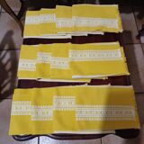 12 serviettes à thé