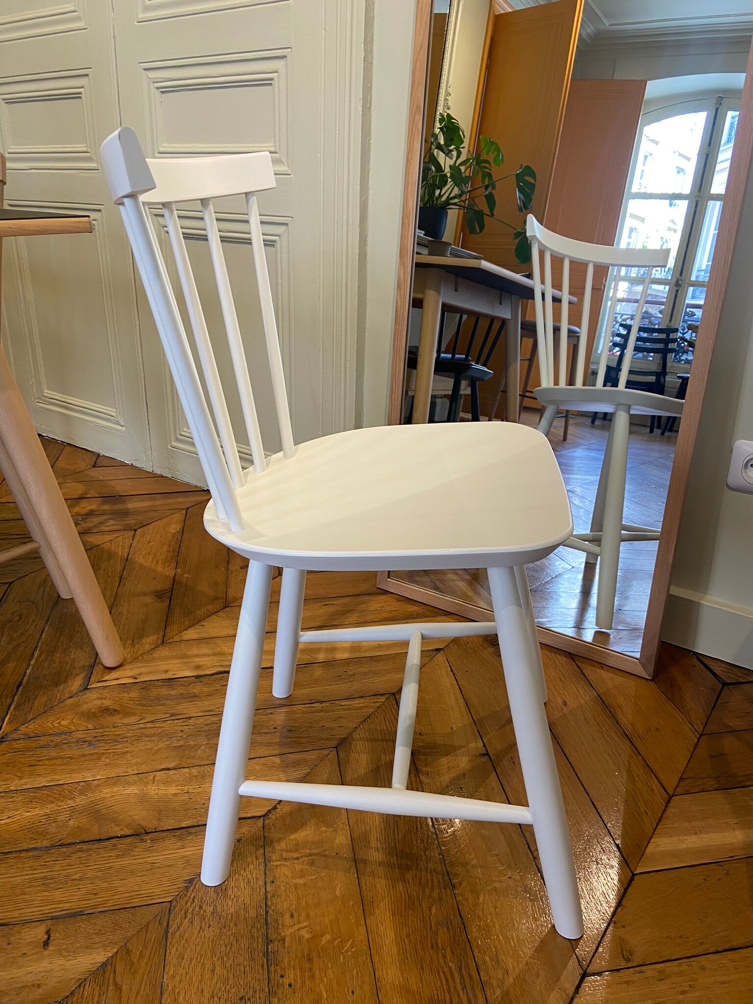 Chaise J46 FDB Mobler blanche