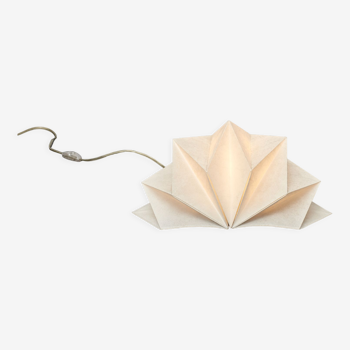 Lampe de table Hoshigame conçue par Issey Miyake pour Artemide