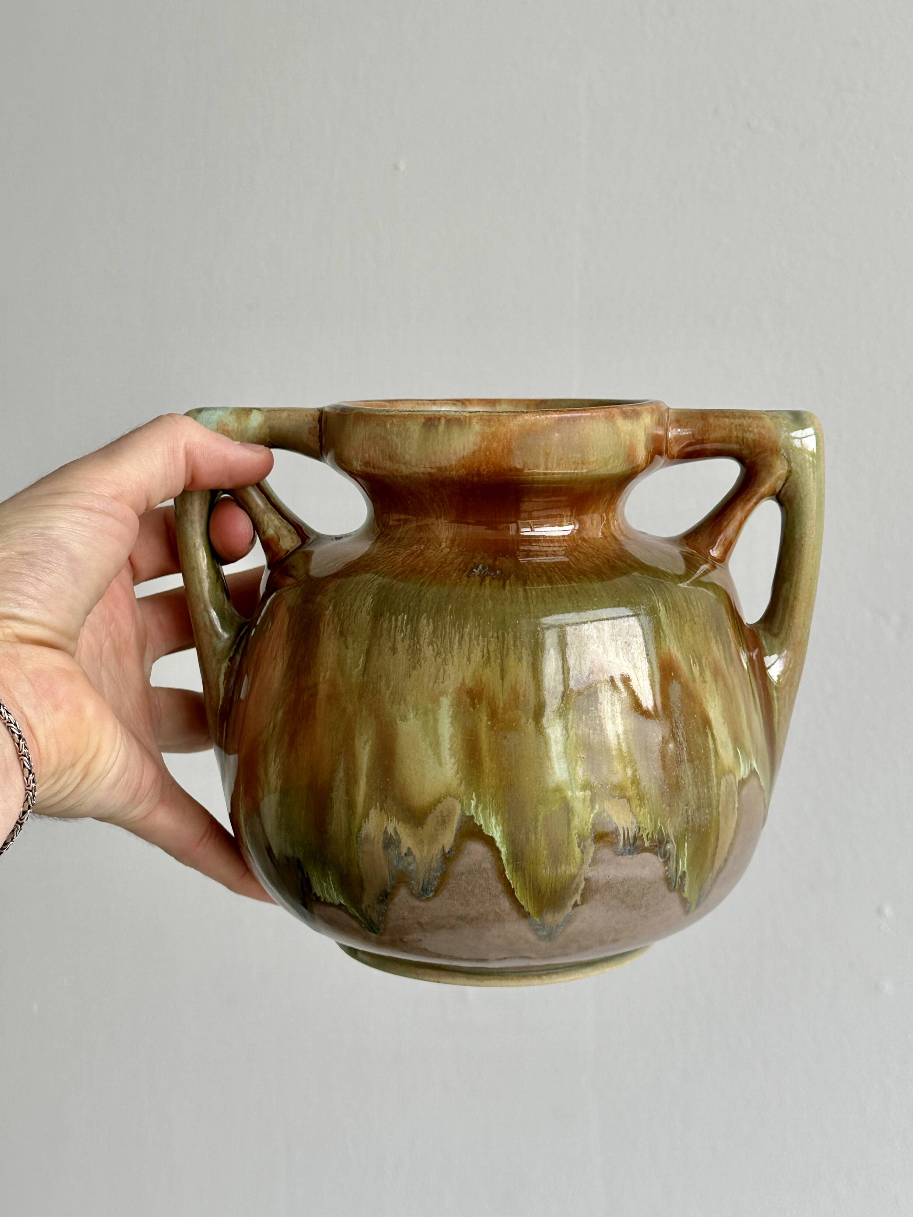 Ceramic vase with handles