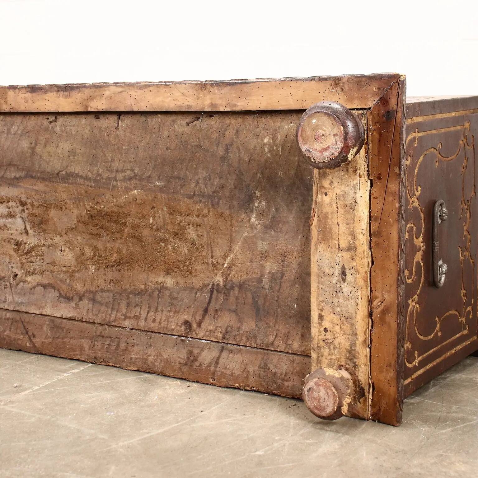 Piedmontese baroque chest in walnut, Italy, 18th century