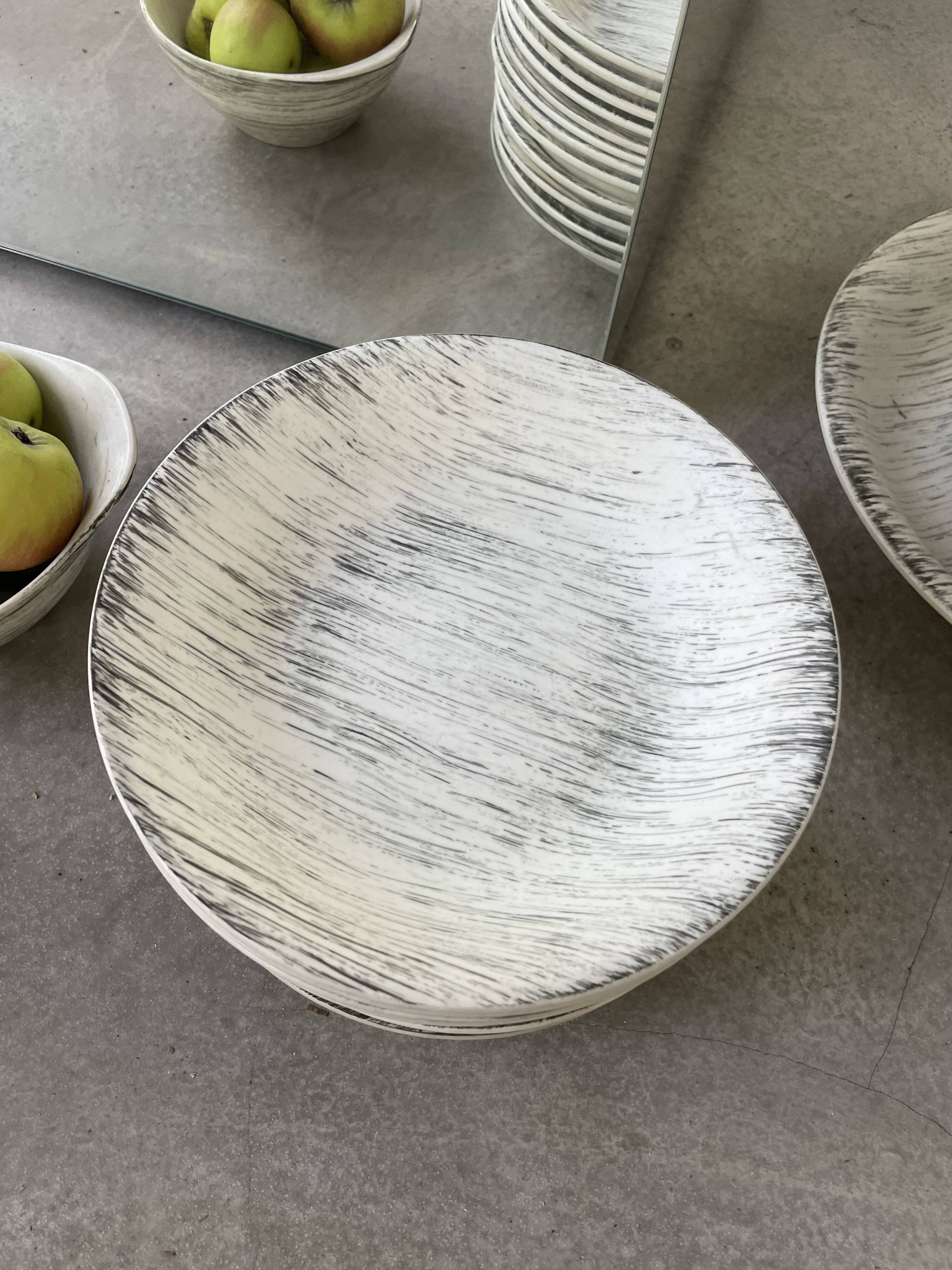 Set of plates and dishes Bazas de Salins 1960