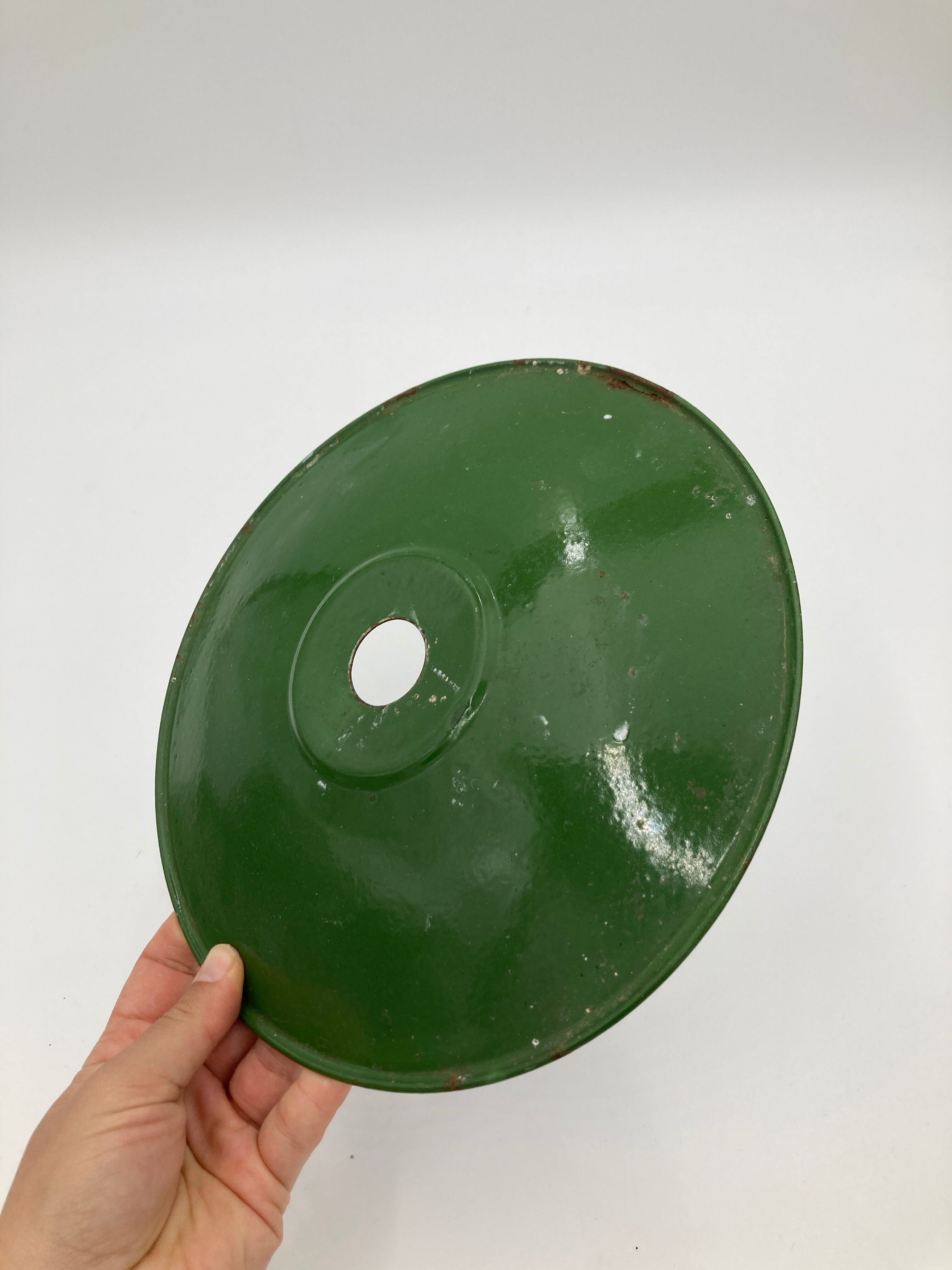 Green enamel cake