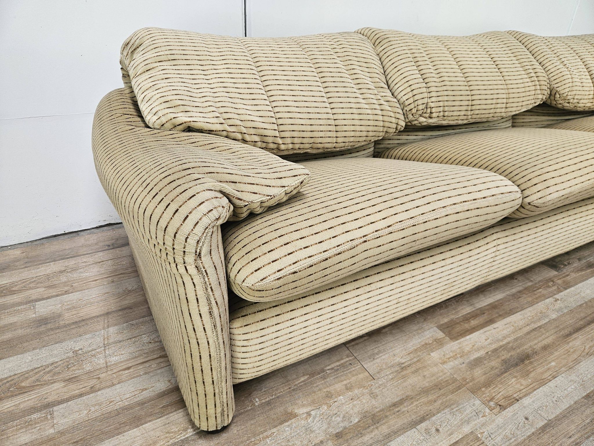 Three-seater Maralunga sofa by Vico Magistretti from the 1970s.