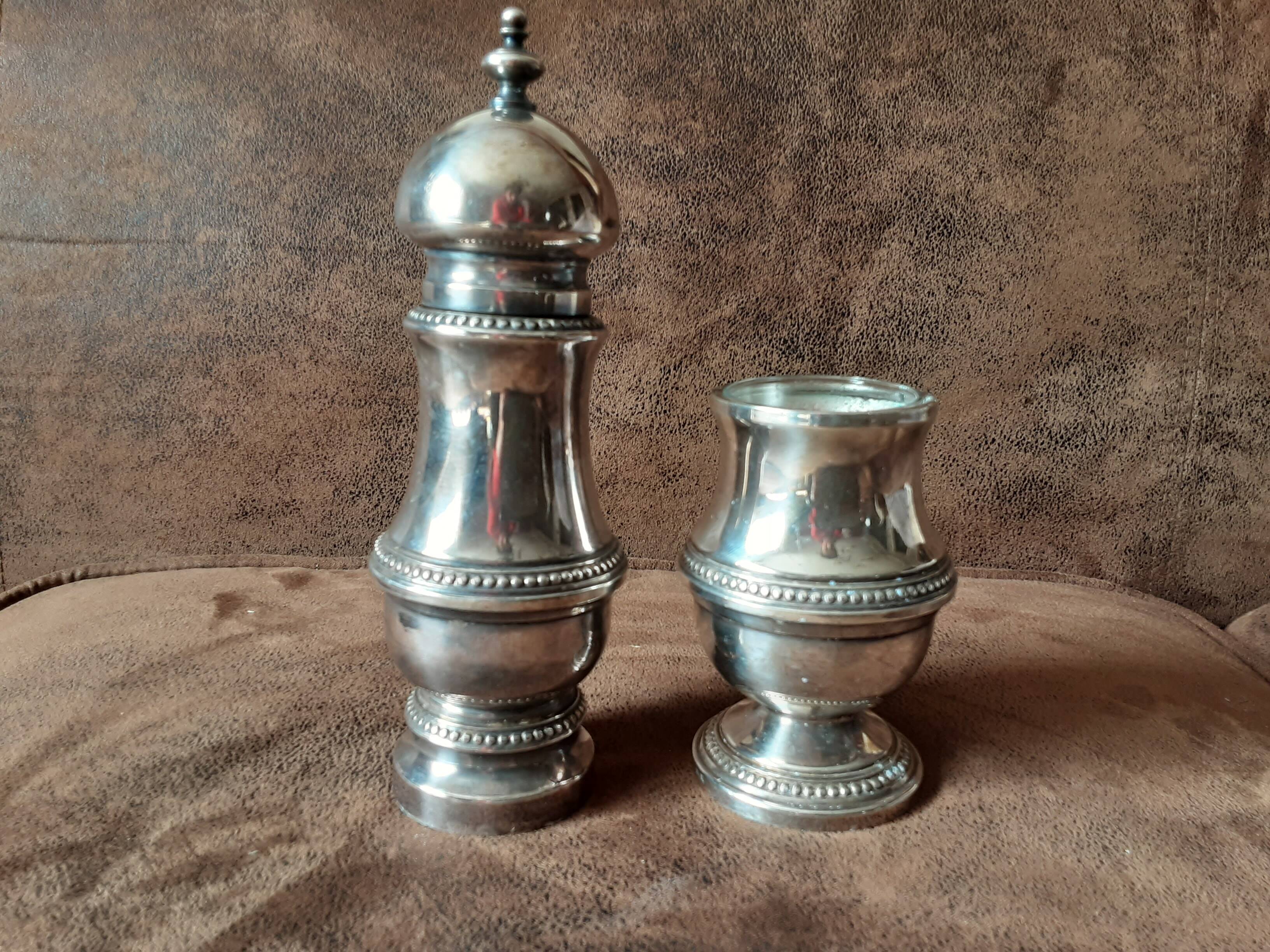 Ensemble salière et poivrière métal vintage