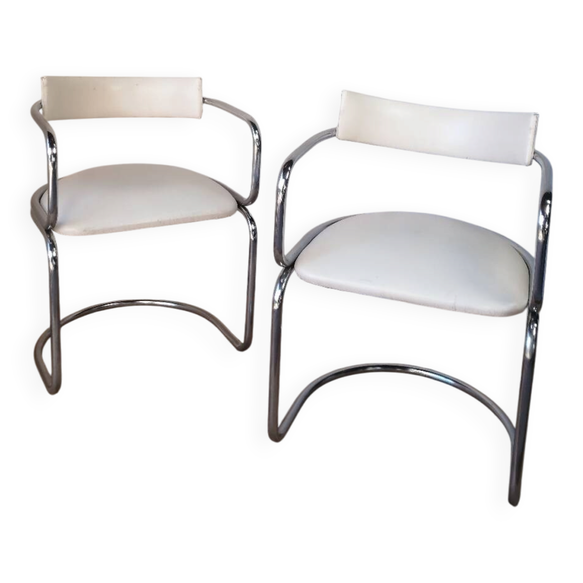 Pair of vintage cantilever chairs Zougoise Victoria, Switzerland.