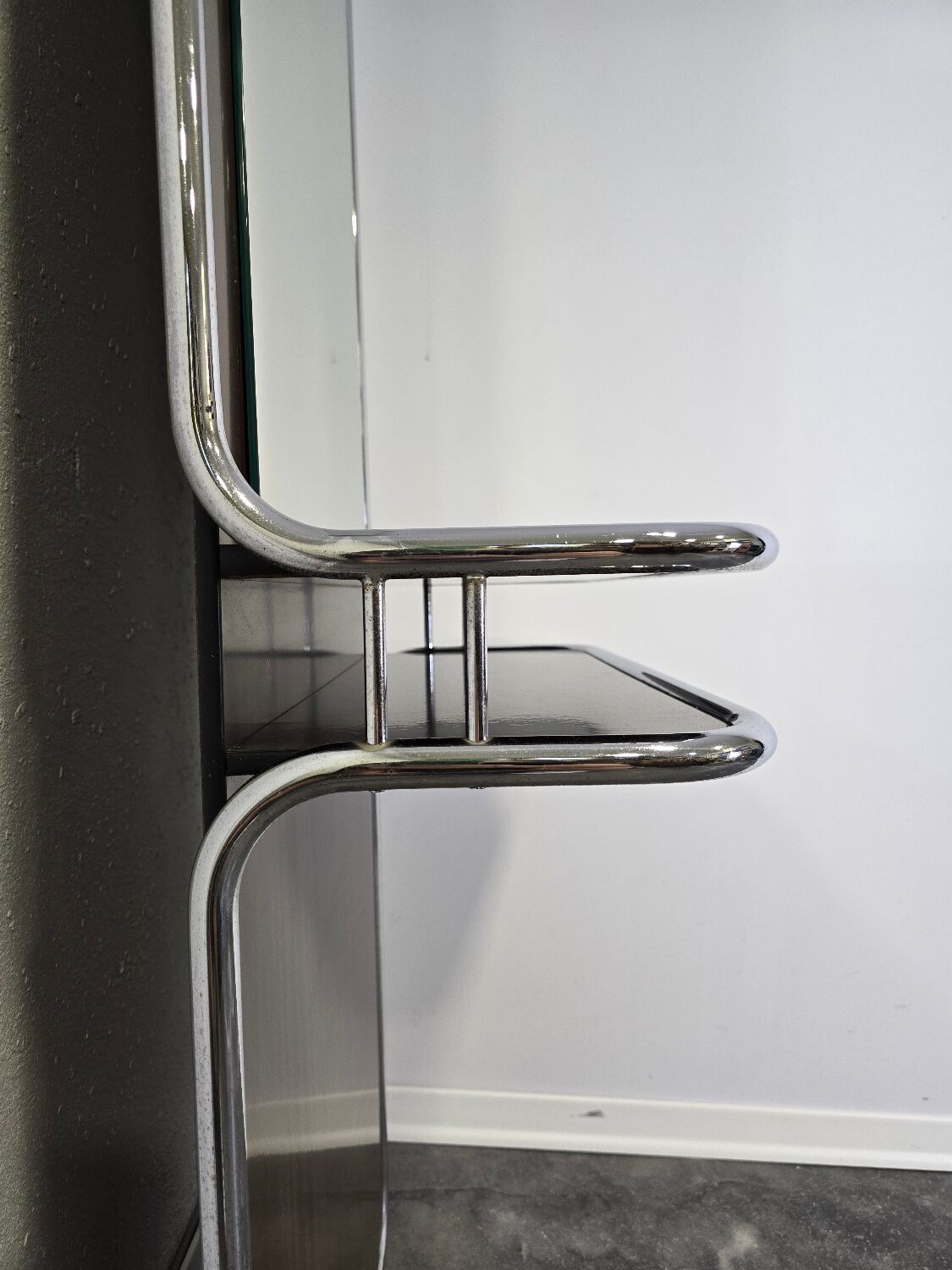 Miroir BAUHAS des années 70 en noyer