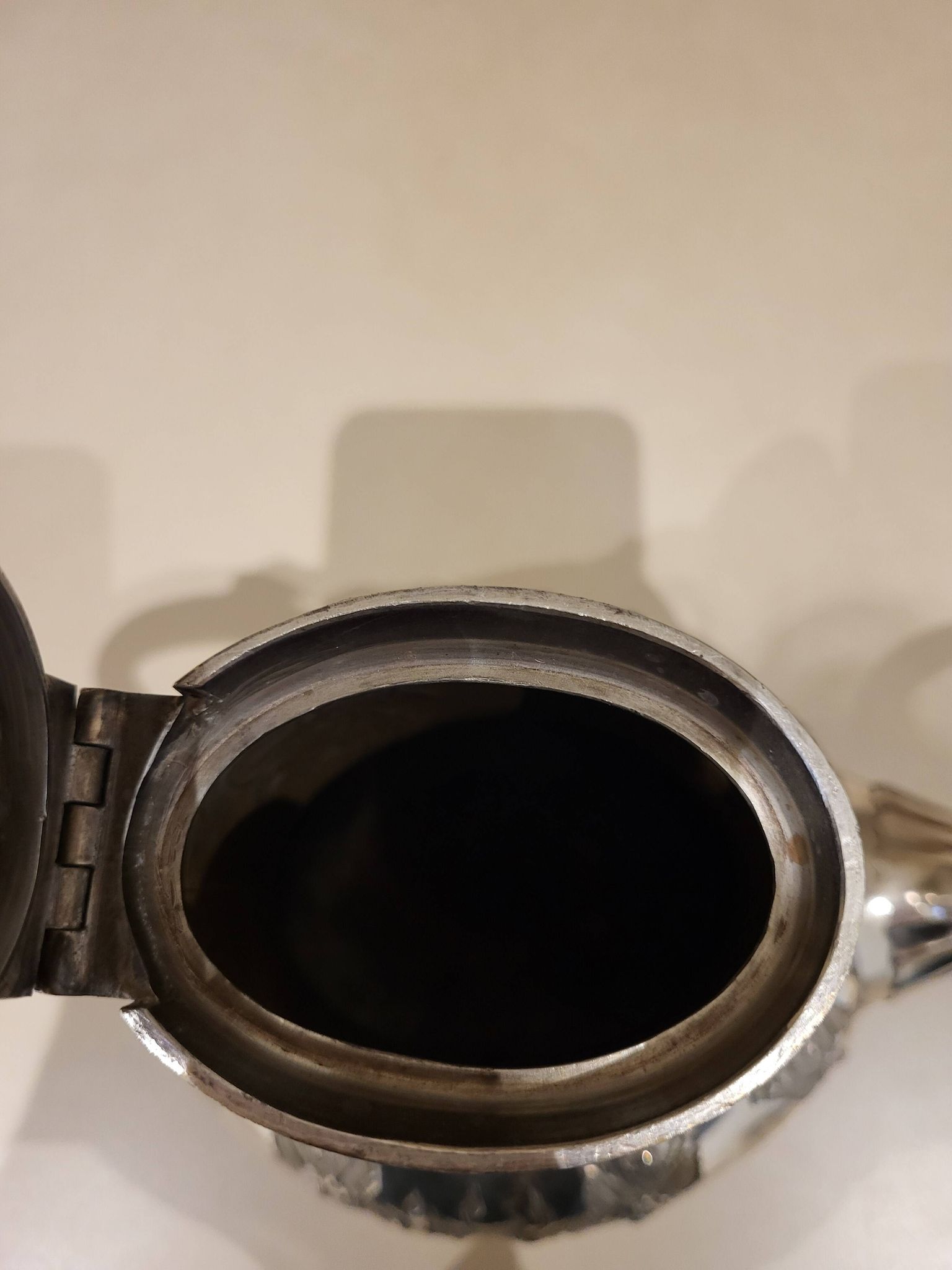 Cafetière ancienne en métal argenté – XIXe siècle