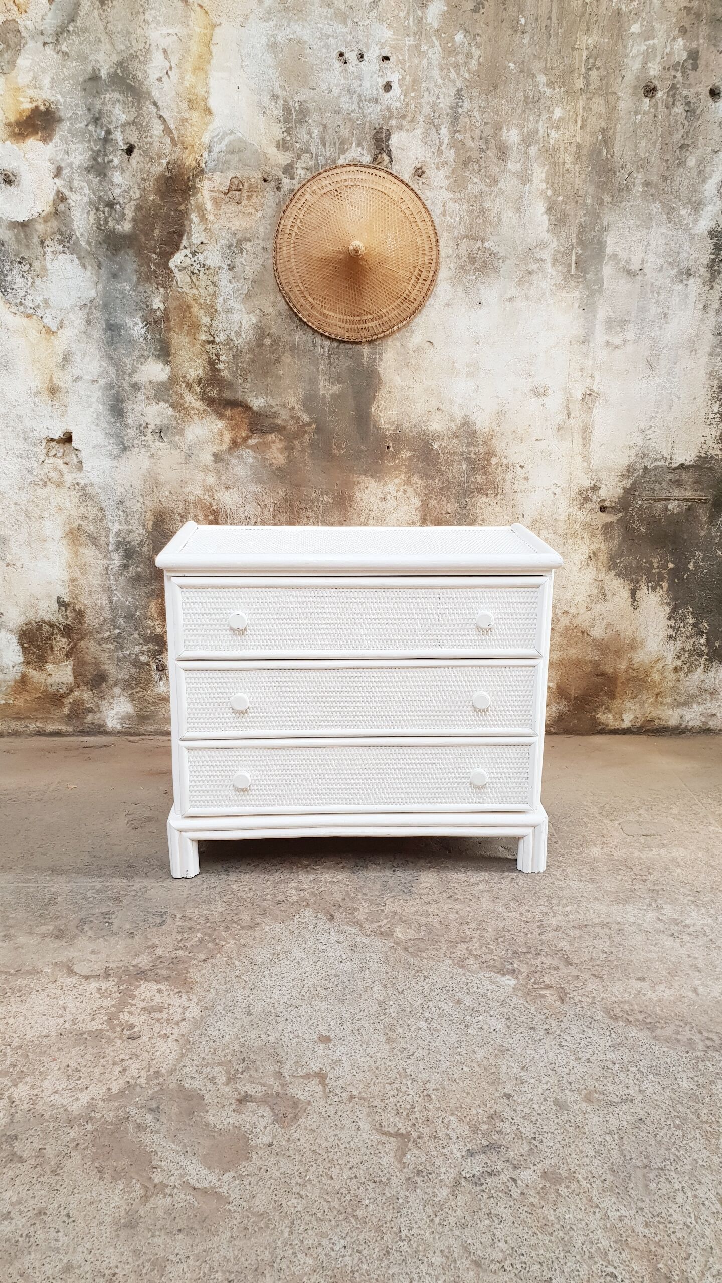 Commode vintage en rotin blanc