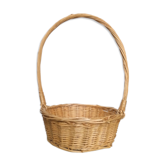 Braided wicker fruit basket