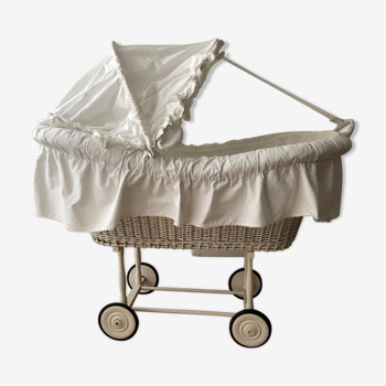 Alsatian white cradle in vintage wicker