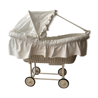 Alsatian white cradle in vintage wicker