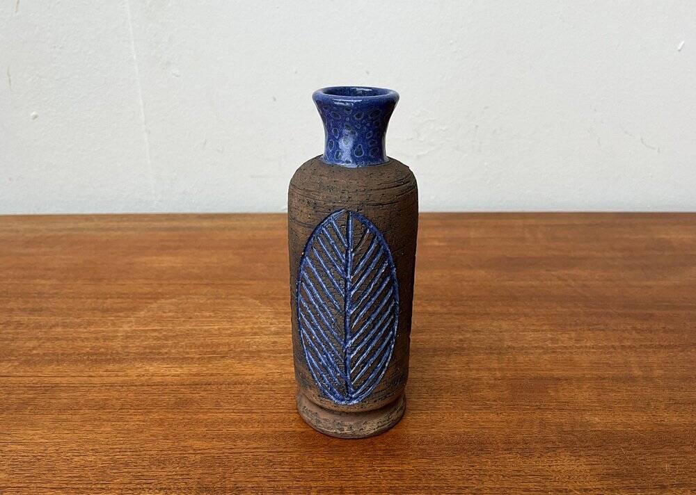 Carafe en poterie d'atelier suédois du milieu du siècle de Laholm, années 1960