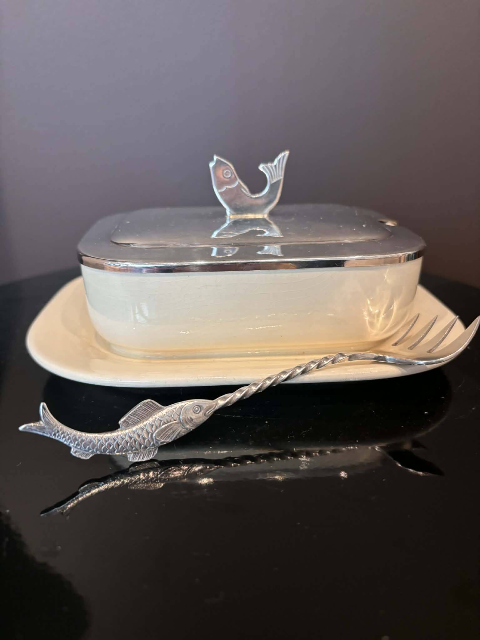 Butter dish