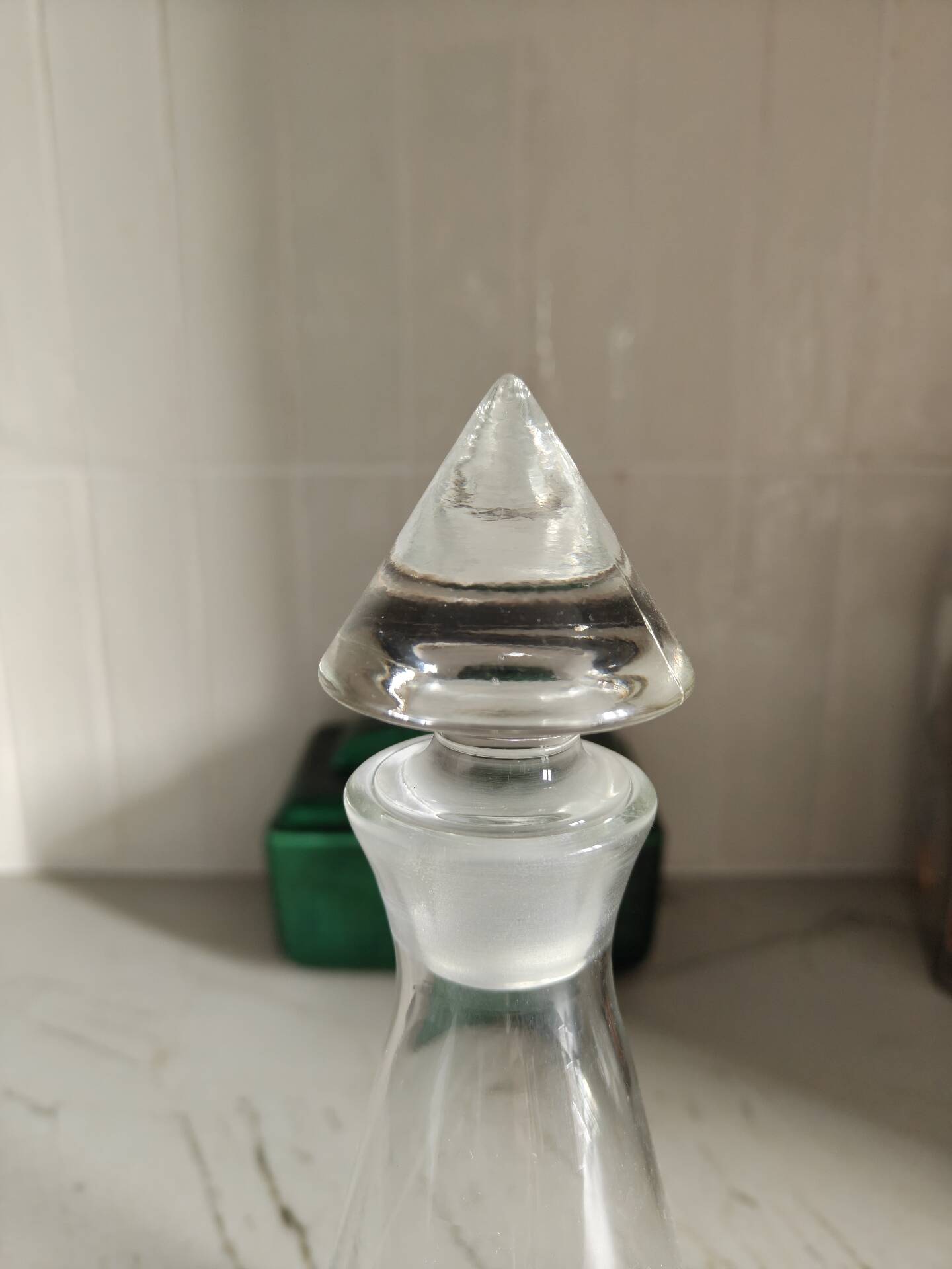 Wine carafe