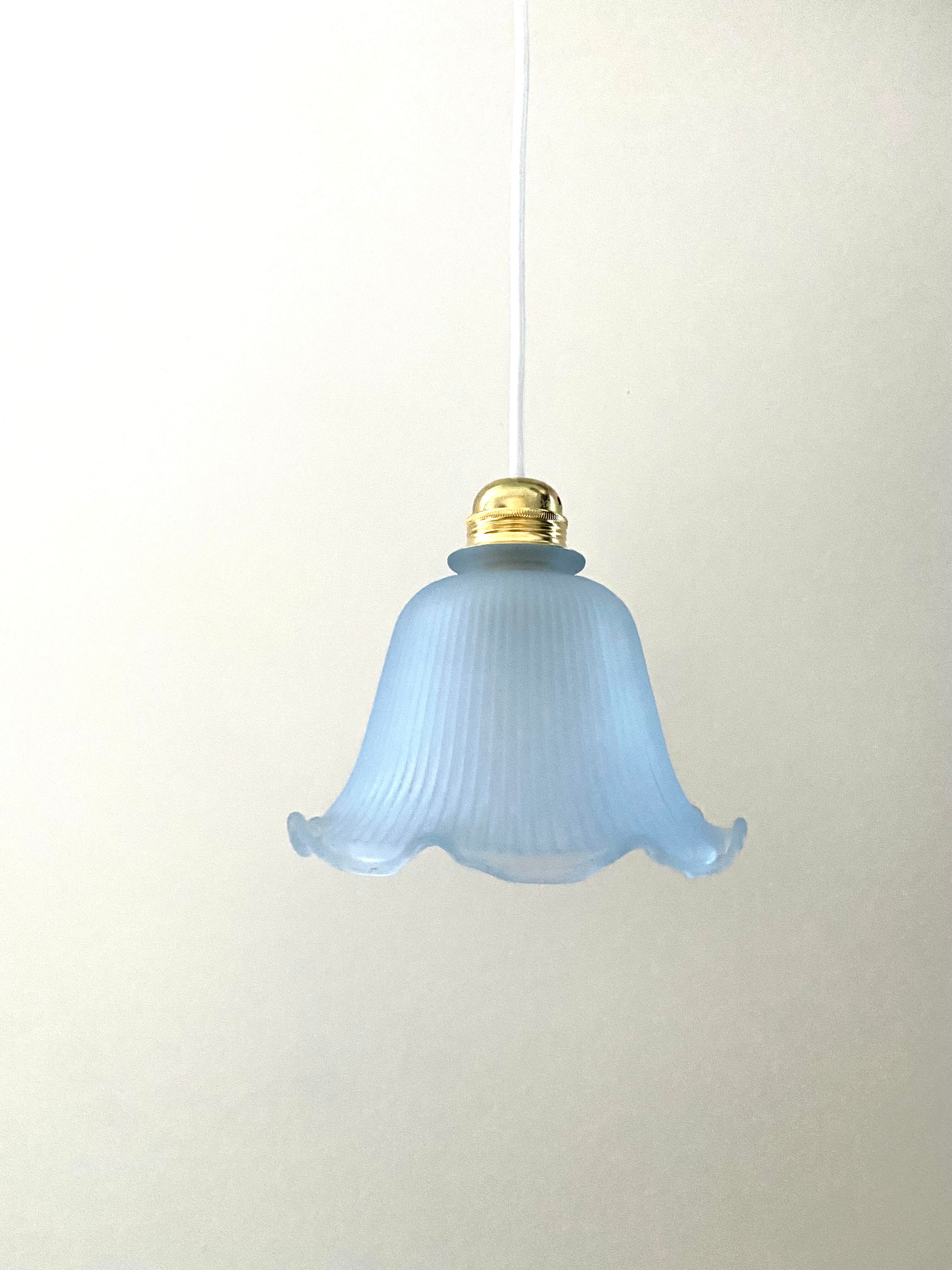Blue glass tulip suspension lamp