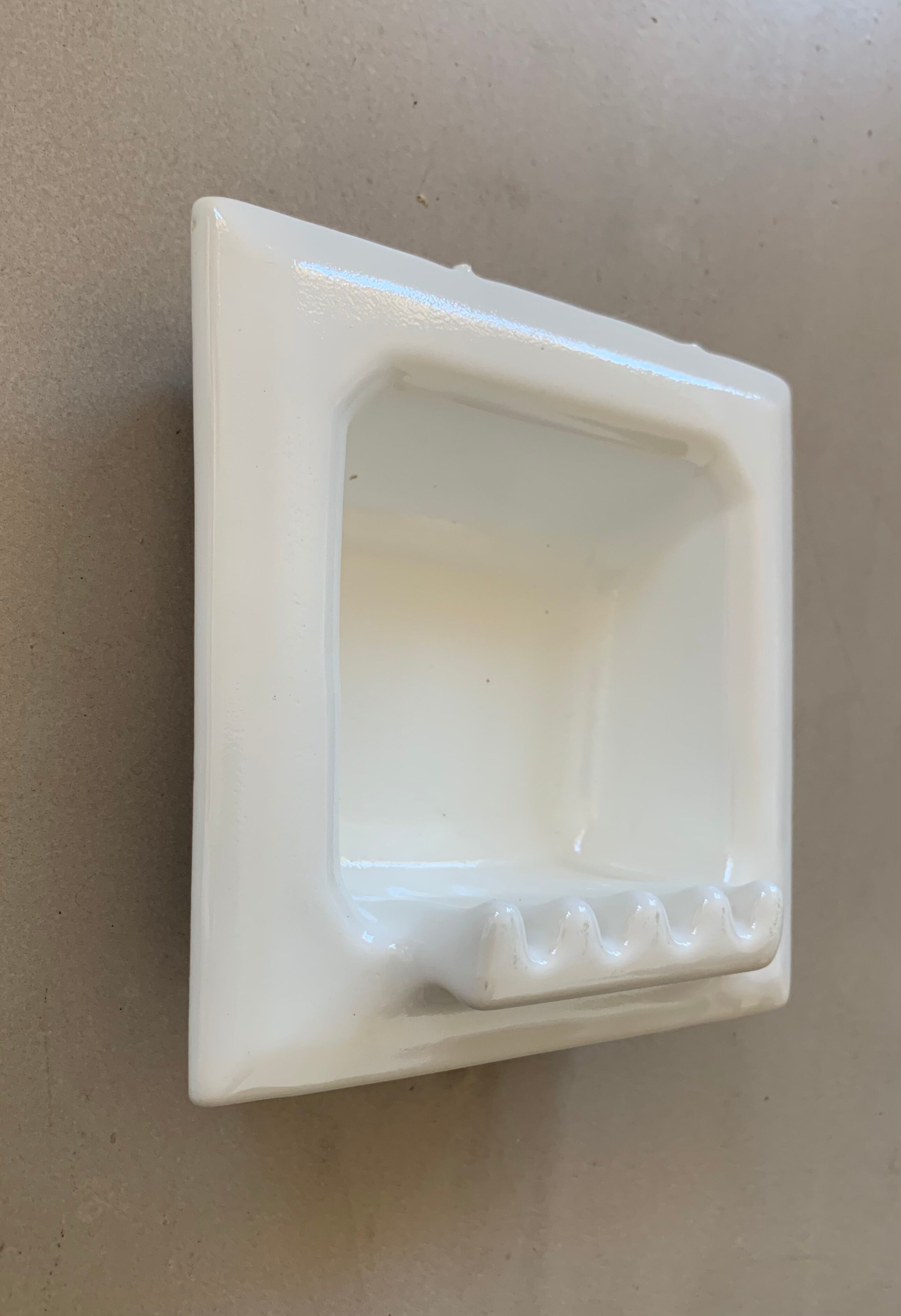 Built-in ceramic wall soap dish