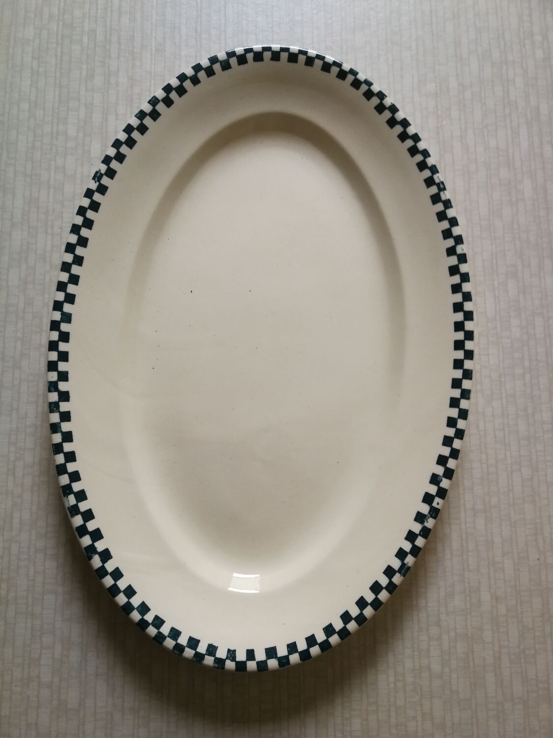 Checkerboard iron earth Salins serving dish