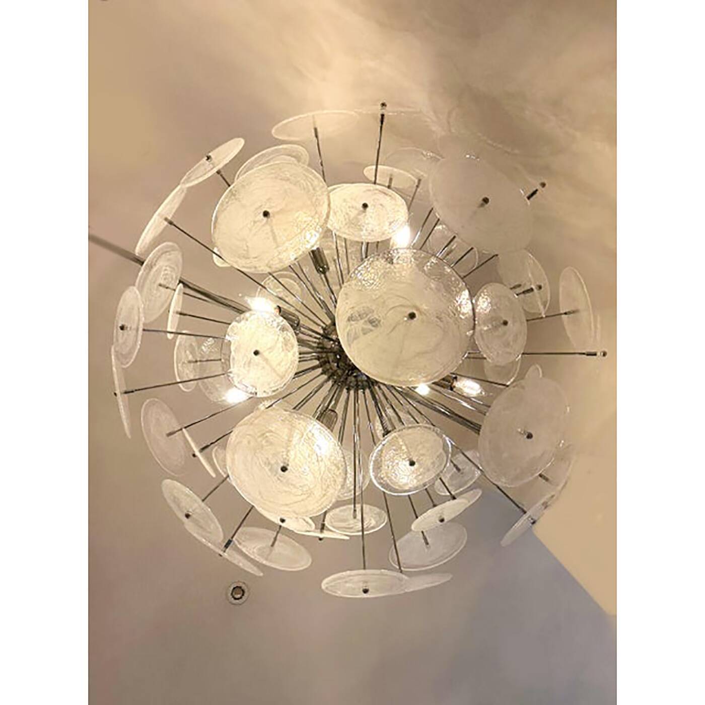 Contemporary Chromed Sputnik Chandelier With Venied-White "Alabastro" Muran