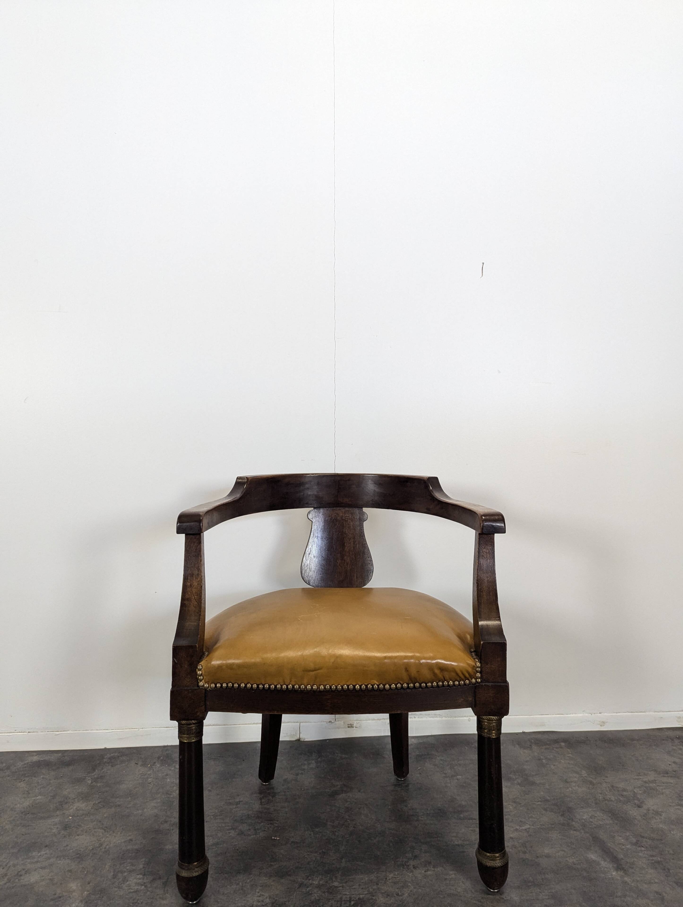 Empire style armchair in mahogany veneer