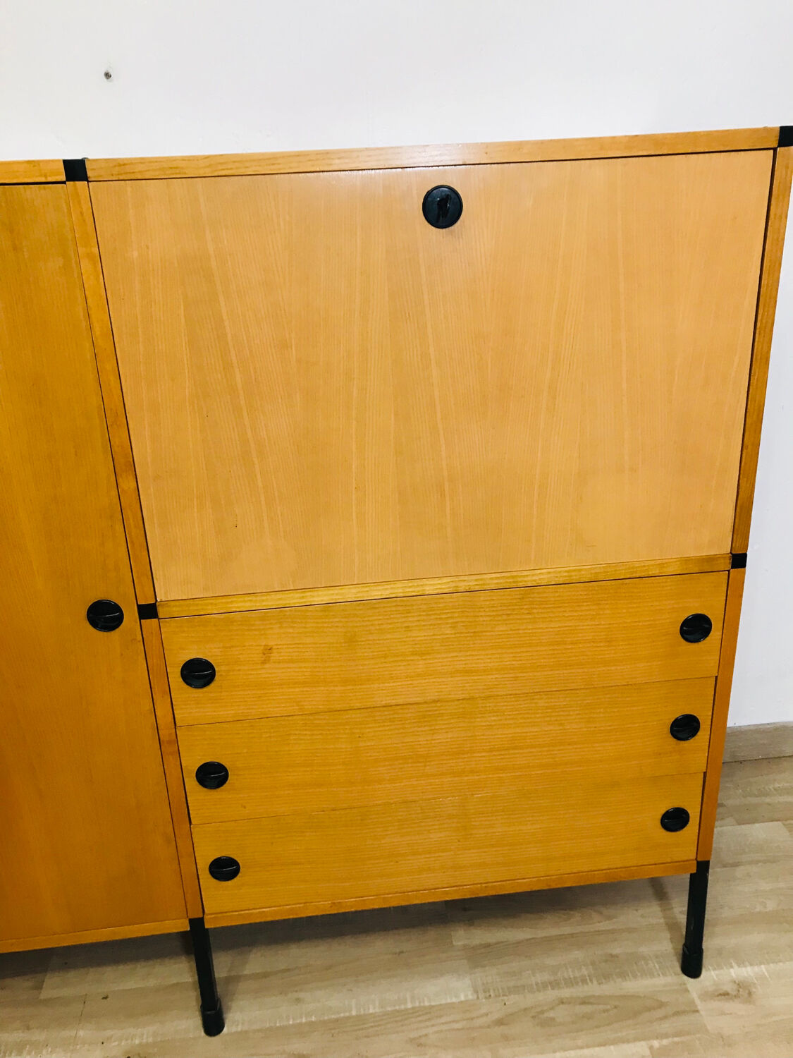 Office secretary A.R.P. Minvielle edition