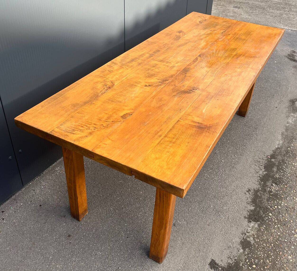 Elm farm table