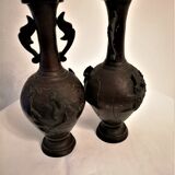 Pair of Asian bronze vases. Late nineteenth, early twentieth.