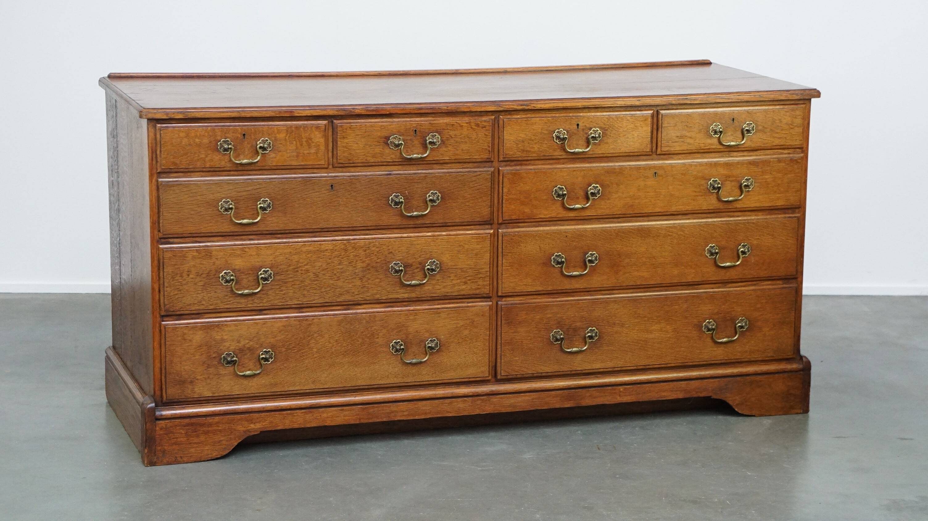 Large antique oak sideboard / chest of drawers / dresser, counter or display cabinet