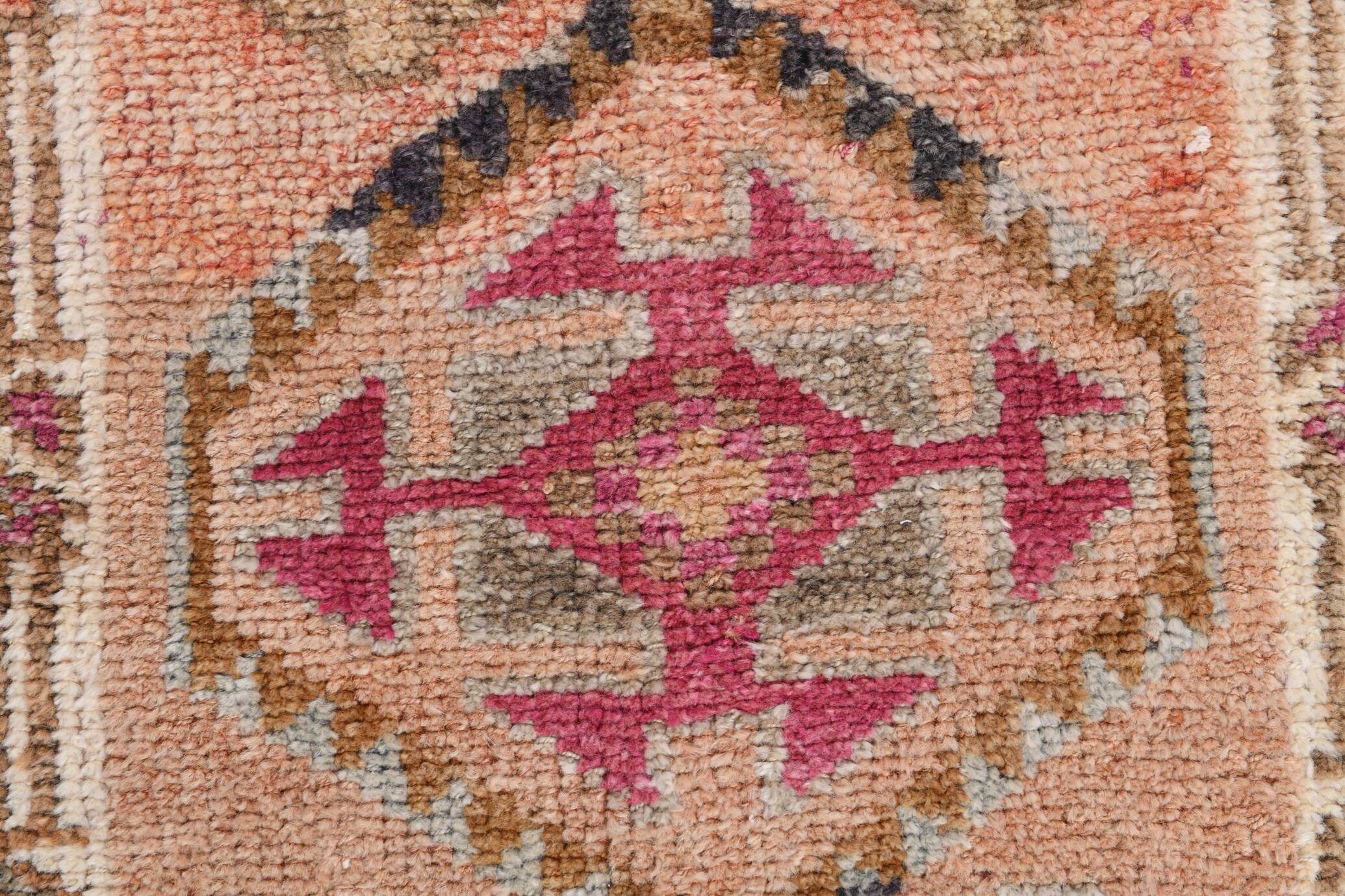 Shades Of Pink Cream Vintage Runner Rug, 85x330Cm